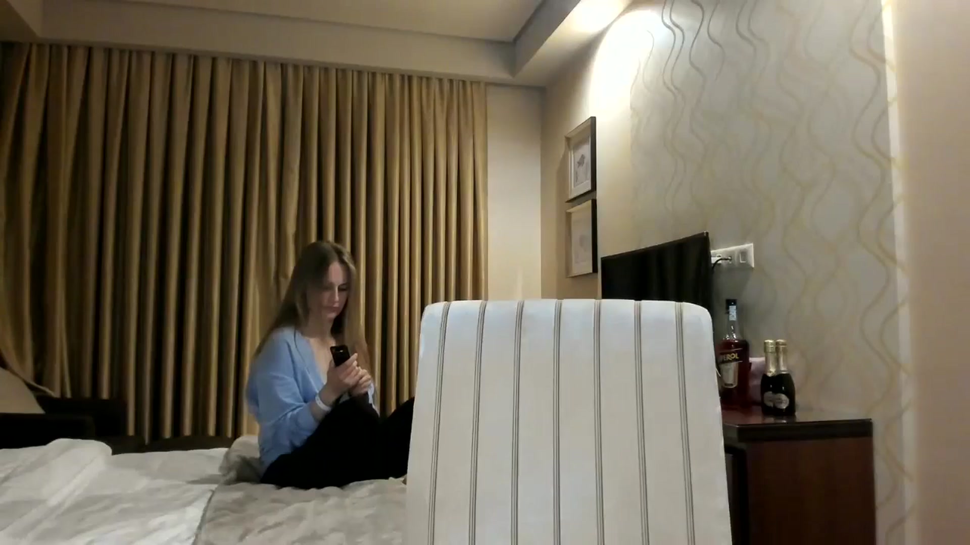 Gallery image thumbnail from regular_girl's myfreecams stream on, 05/28/2024, 20:21 image 13 of 20