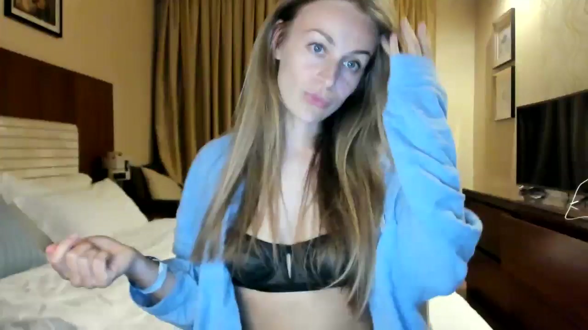 Gallery image thumbnail from regular_girl's myfreecams stream on, 05/28/2024, 20:21 image 1 of 20