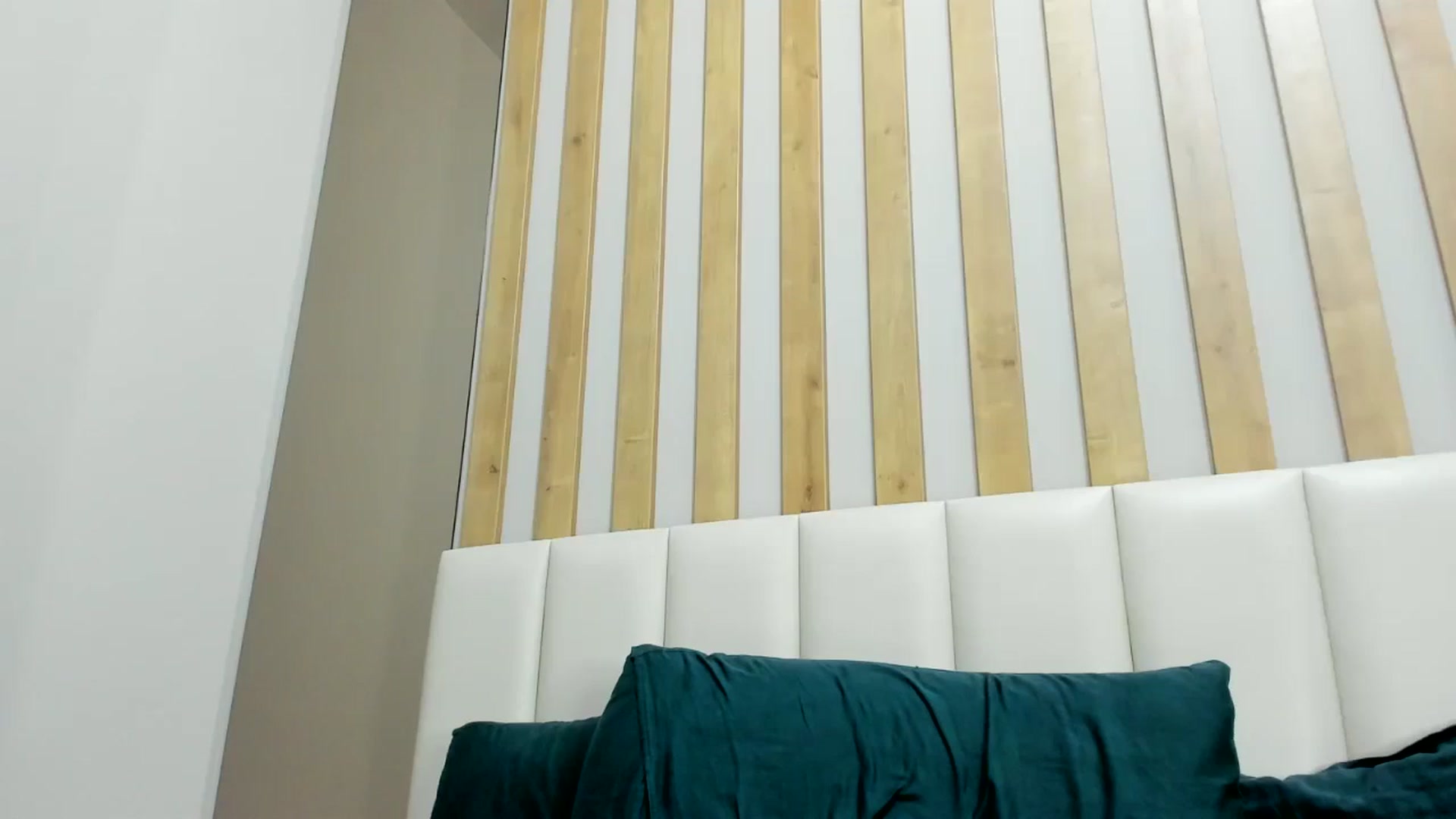 Gallery image thumbnail from regular_girl's myfreecams stream on, 06/01/2024, 19:18 image 1 of 20