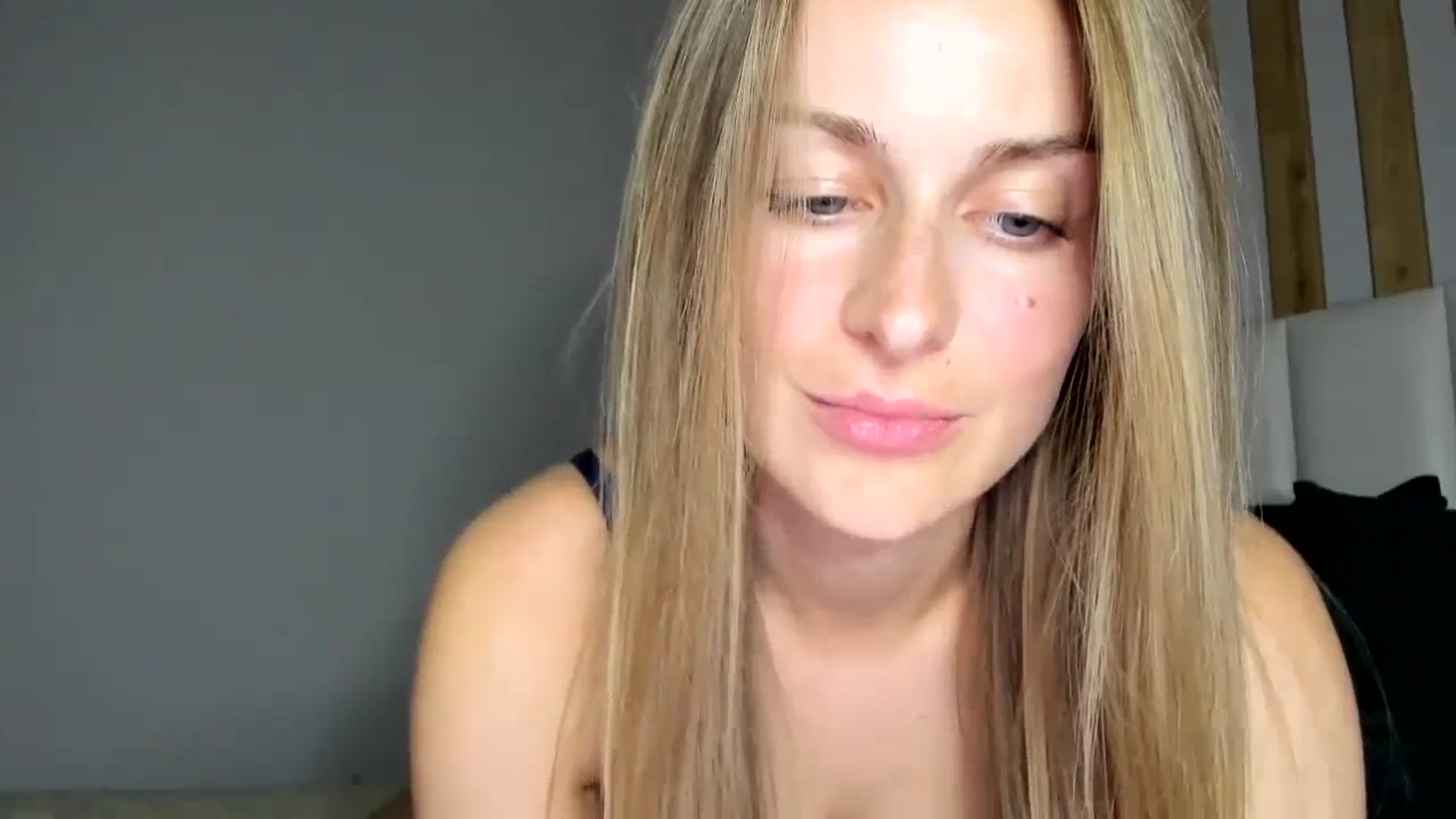 Gallery image thumbnail from regular_girl's myfreecams stream on, 06/29/2024, 21:15 image 2 of 20