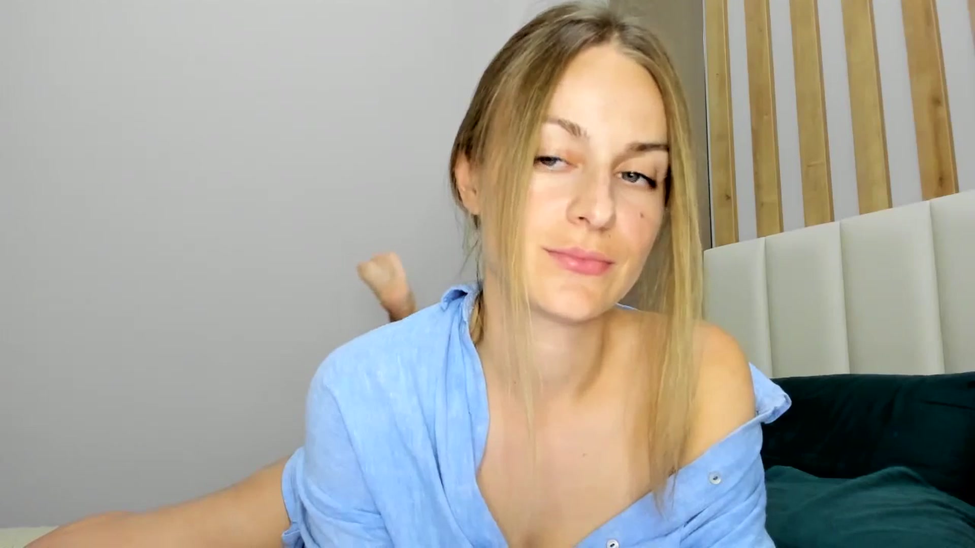 Gallery image thumbnail from regular_girl's myfreecams stream on, 07/05/2024, 18:21 image 13 of 20