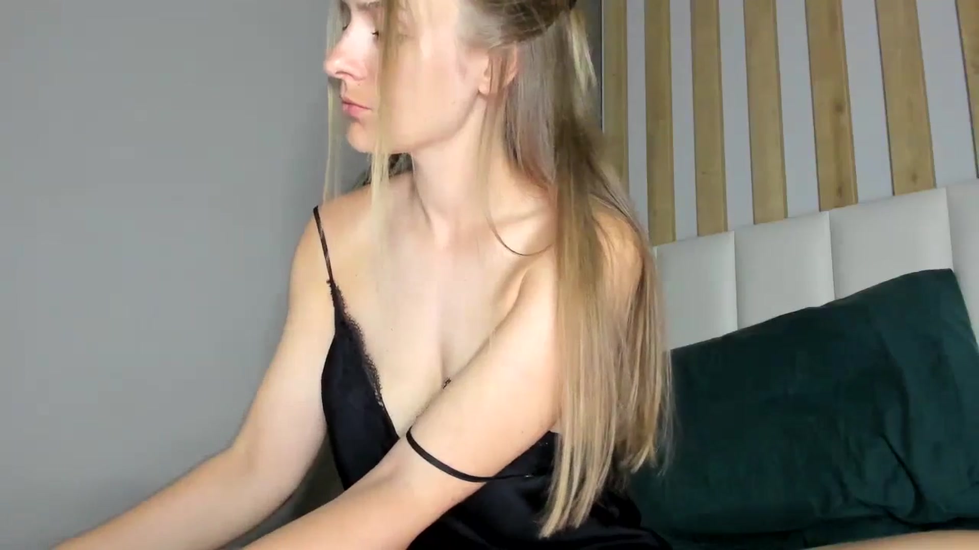 Gallery image thumbnail from regular_girl's myfreecams stream on, 07/07/2024, 20:06 image 14 of 20