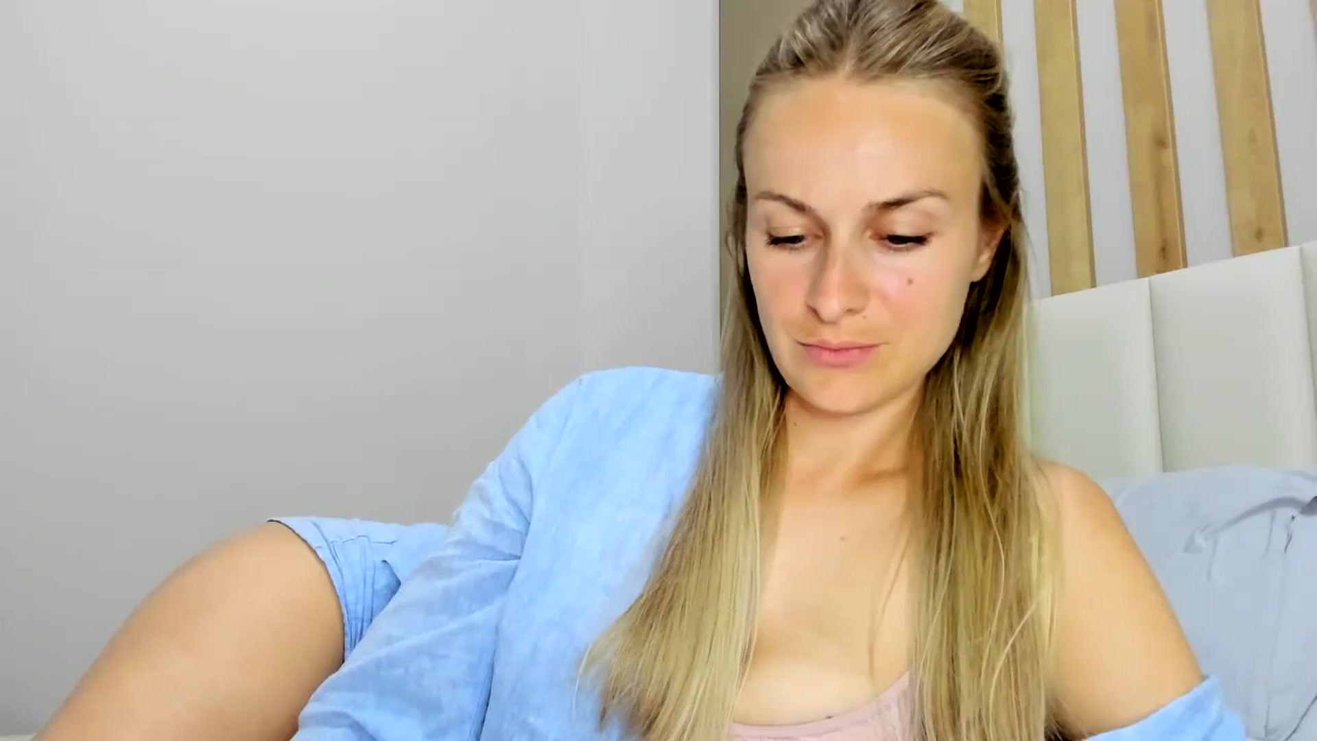 Gallery image thumbnail from regular_girl's myfreecams stream on, 07/13/2024, 18:55 image 7 of 20
