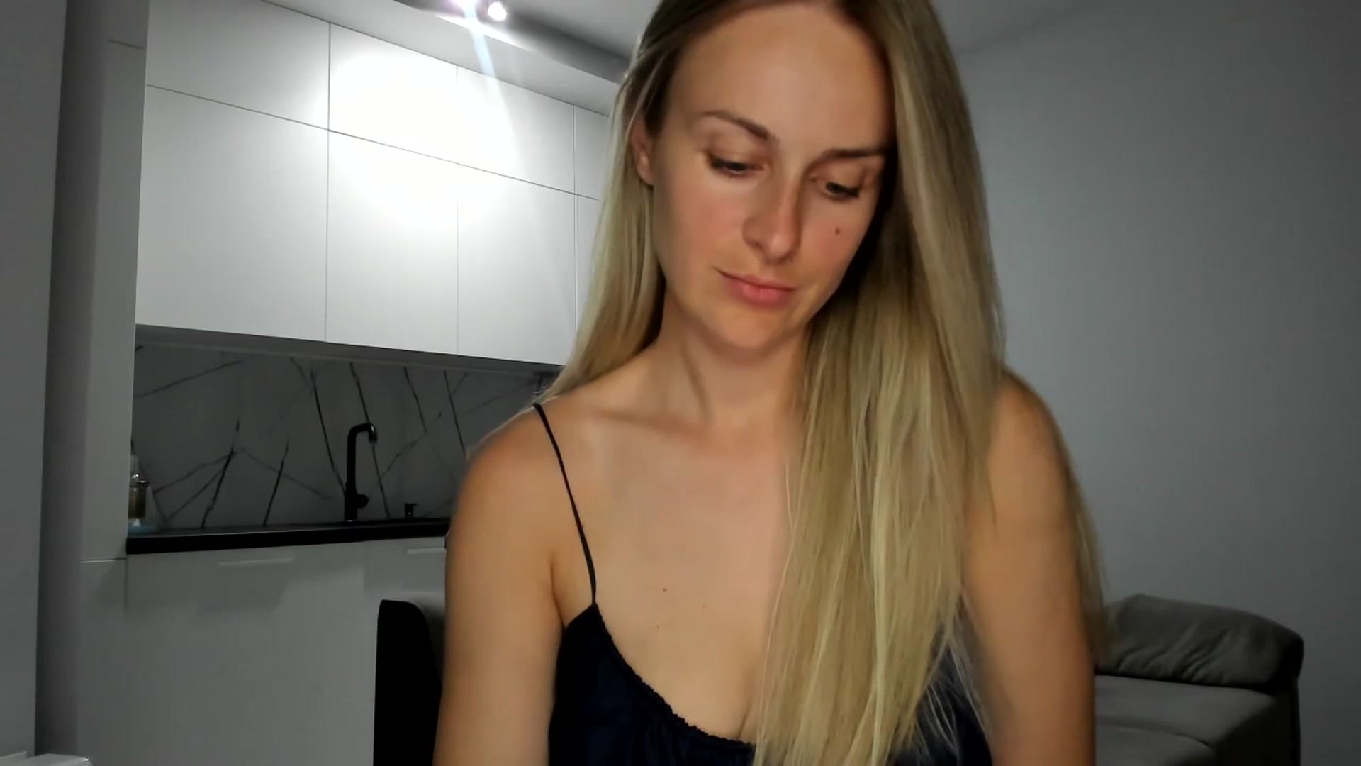 Gallery image thumbnail from regular_girl's myfreecams stream on, 07/14/2024, 17:43 image 2 of 20