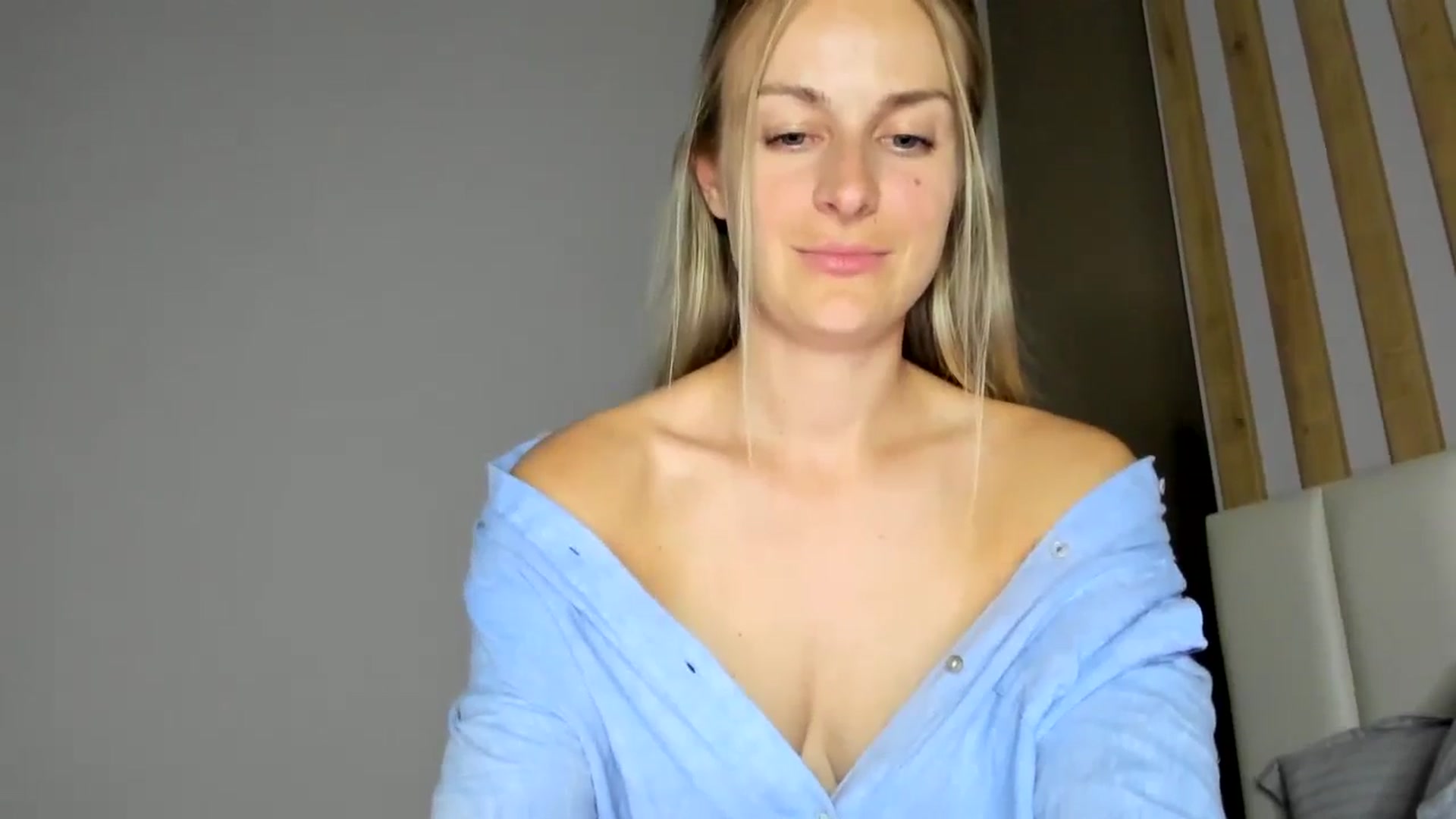 Gallery image thumbnail from regular_girl's myfreecams stream on, 07/26/2024, 21:05 image 20 of 20