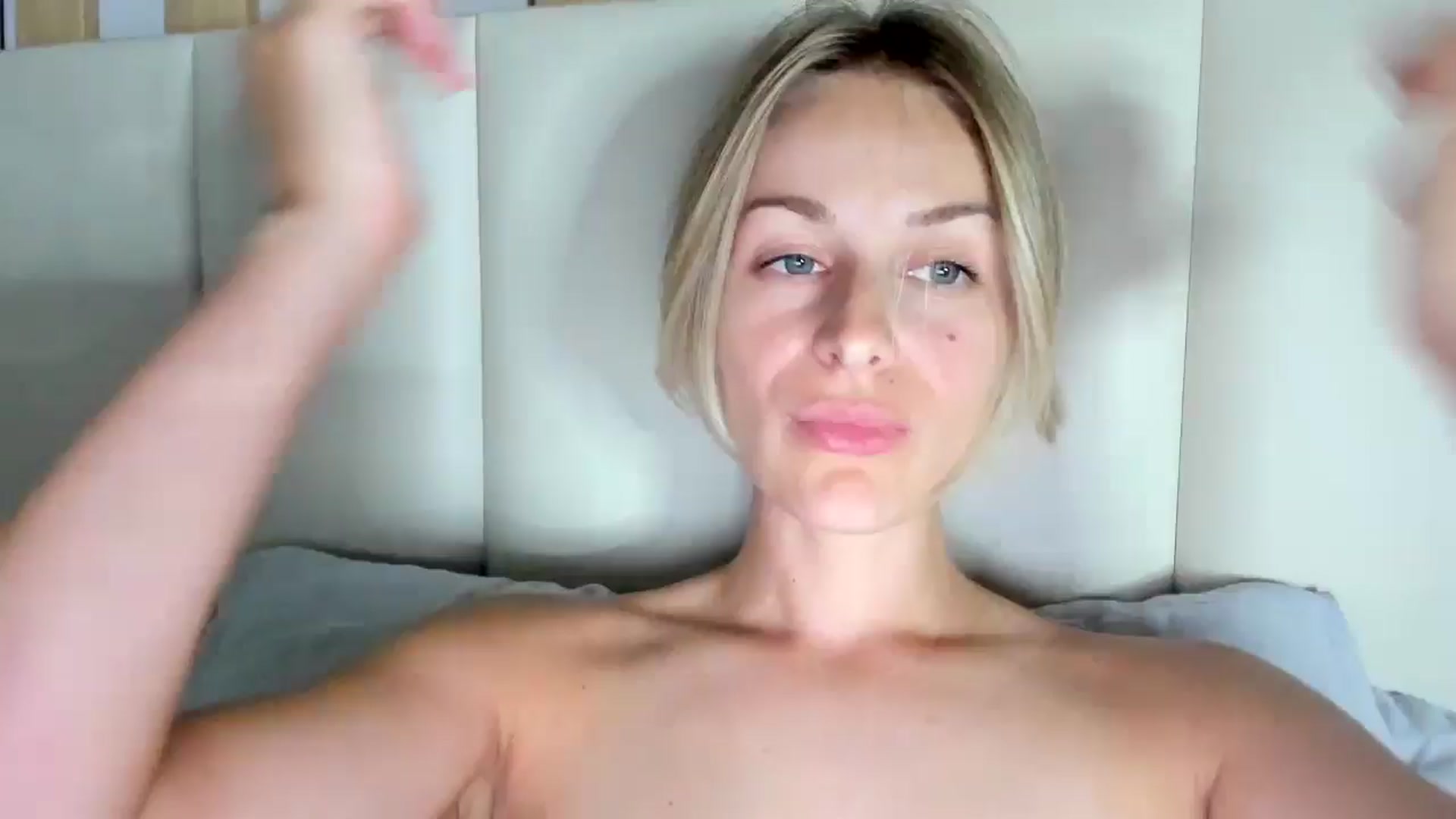 Gallery image thumbnail from regular_girl's myfreecams stream on, 08/07/2024, 19:34 image 11 of 20