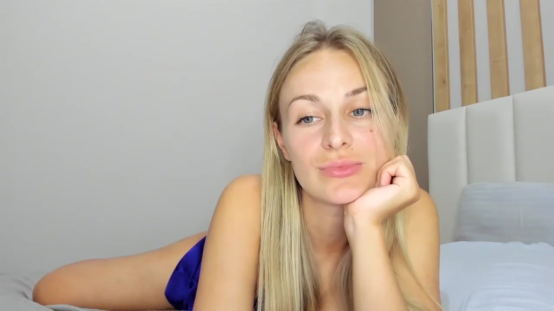 Gallery image thumbnail from regular_girl's myfreecams stream on, 09/06/2024, 18:25 image 13 of 20