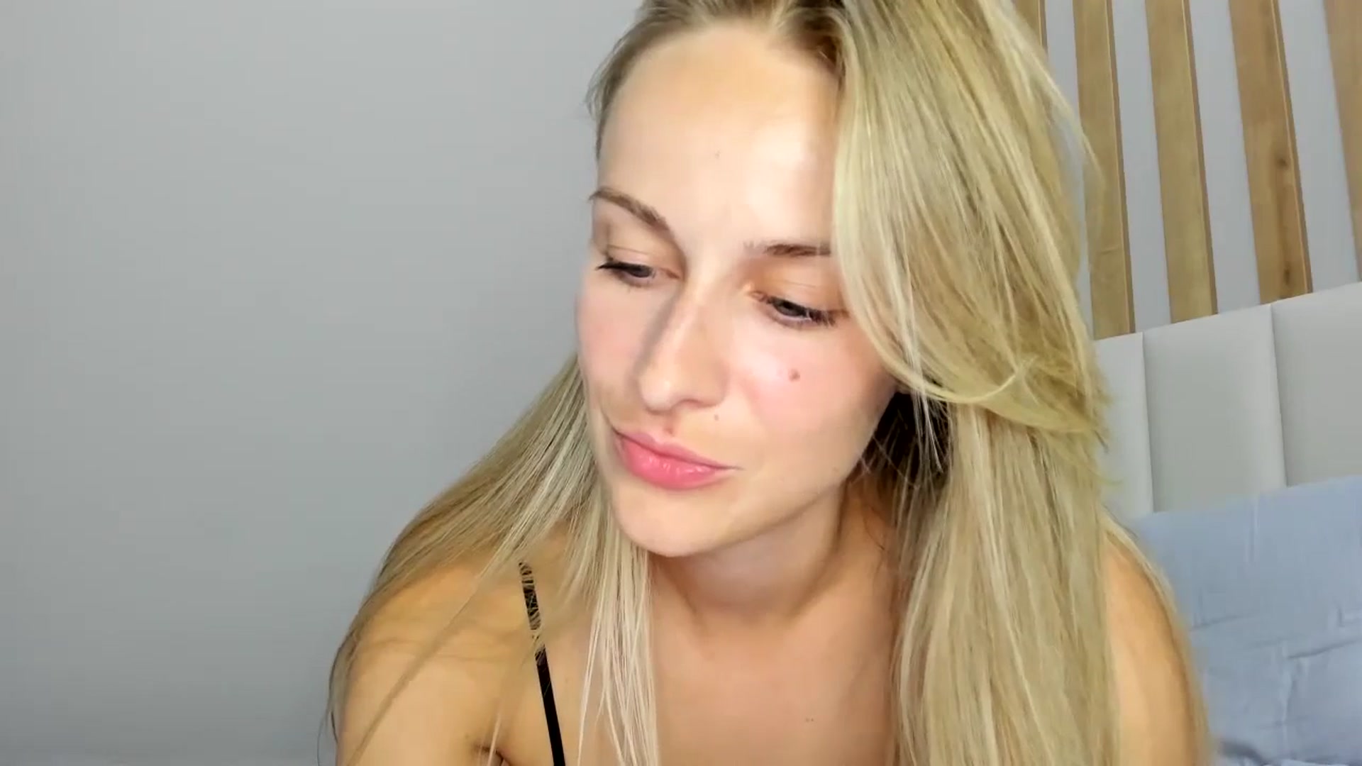 Gallery image thumbnail from regular_girl's myfreecams stream on, 09/07/2024, 18:39 image 19 of 20