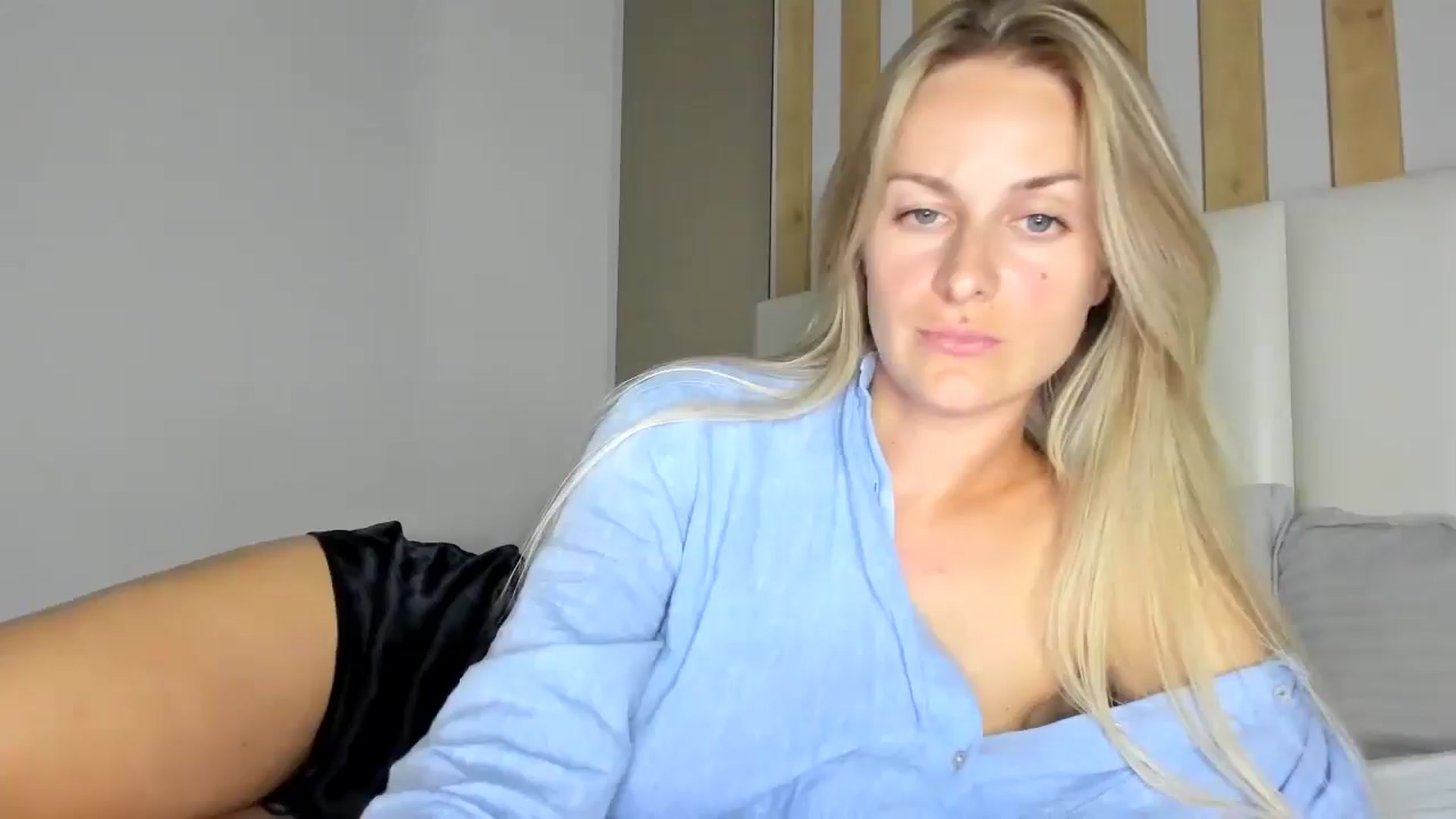 Gallery image thumbnail from regular_girl's myfreecams stream on, 09/12/2024, 18:21 image 12 of 20