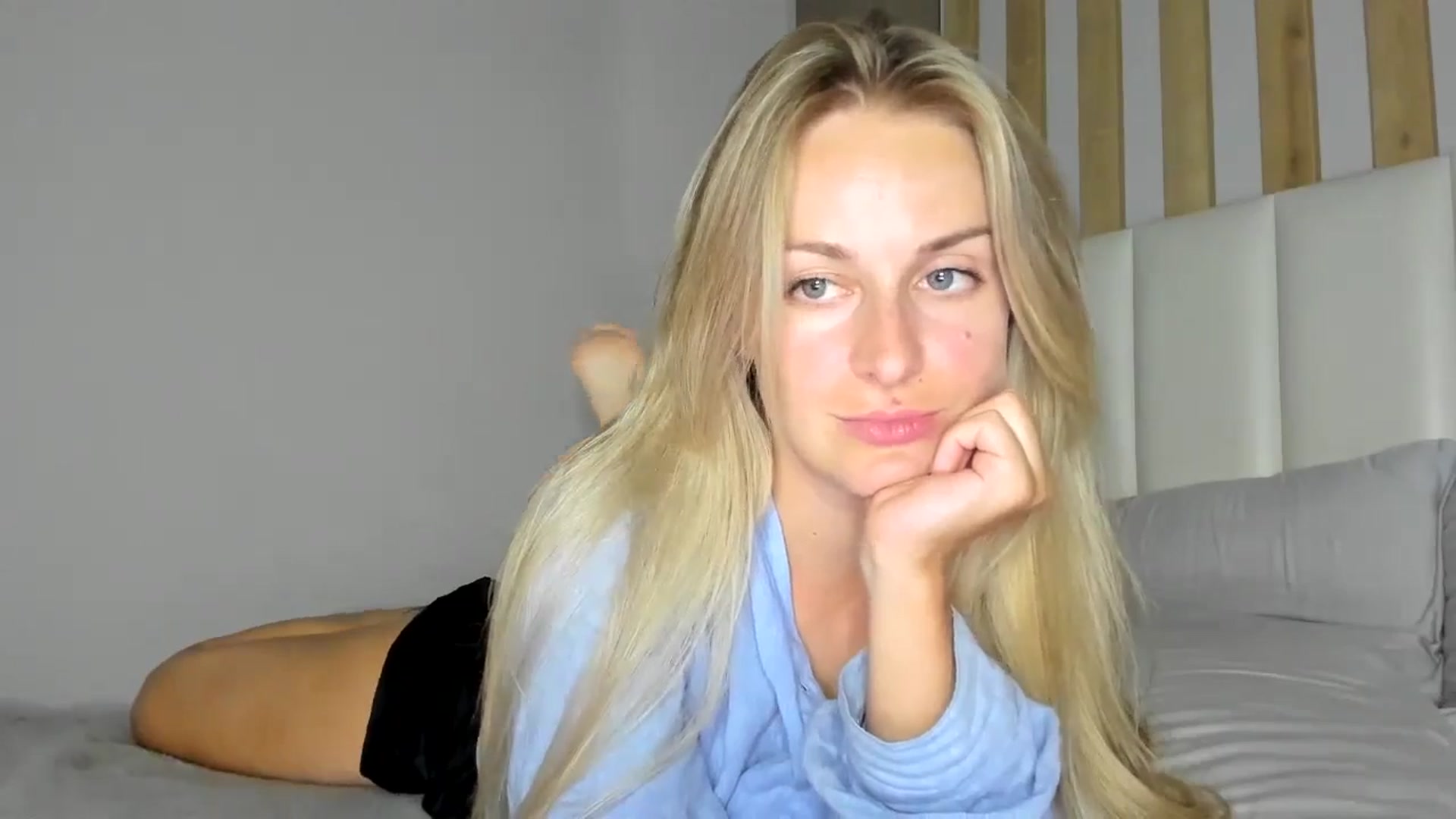 Gallery image thumbnail from regular_girl's myfreecams stream on, 09/12/2024, 18:21 image 20 of 20