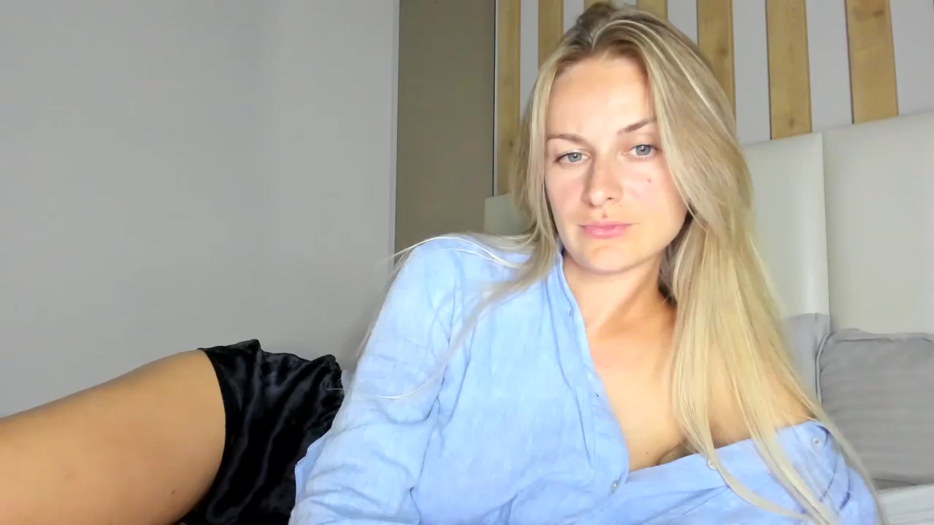 Gallery image thumbnail from regular_girl's myfreecams stream on, 09/12/2024, 18:21 image 13 of 20