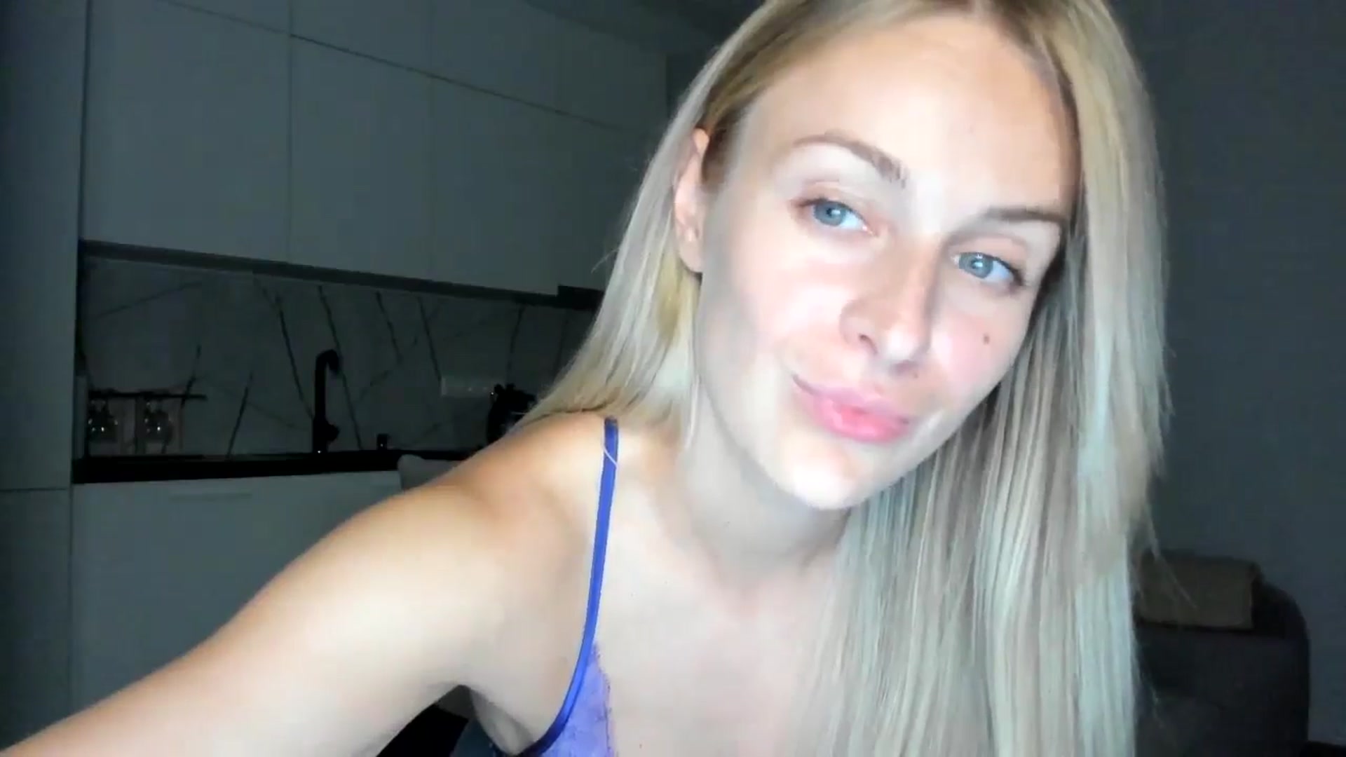 Gallery image thumbnail from regular_girl's myfreecams stream on, 09/13/2024, 19:07 image 3 of 20