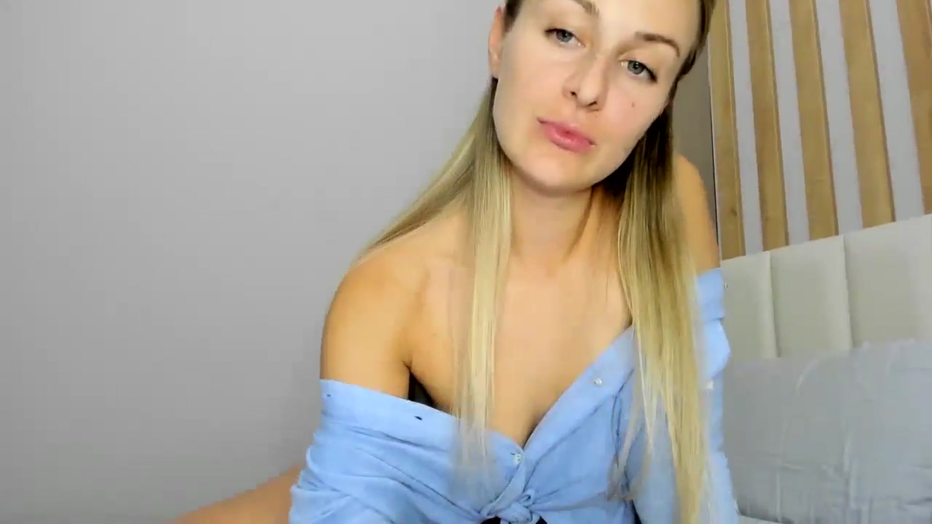 Gallery image thumbnail from regular_girl's myfreecams stream on, 09/14/2024, 17:30 image 8 of 20