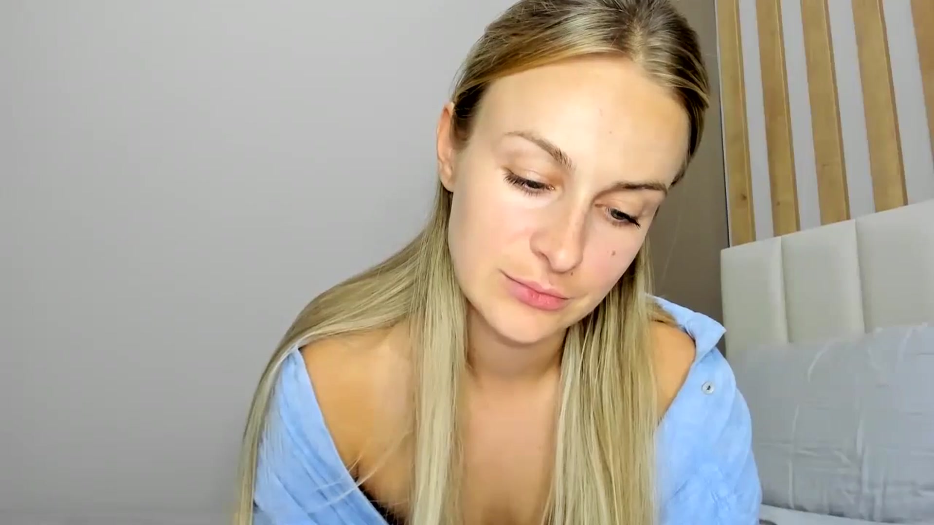 Gallery image thumbnail from regular_girl's myfreecams stream on, 09/14/2024, 17:30 image 12 of 20