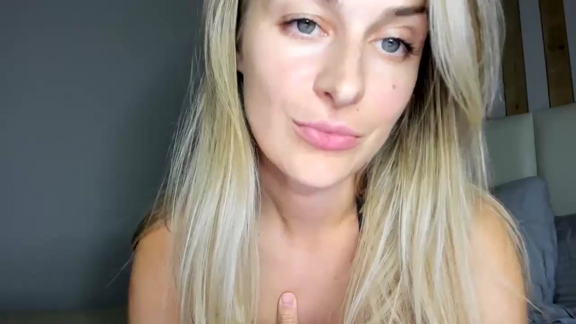 Gallery image thumbnail from regular_girl's myfreecams stream on, 09/21/2024, 18:42 image 10 of 20