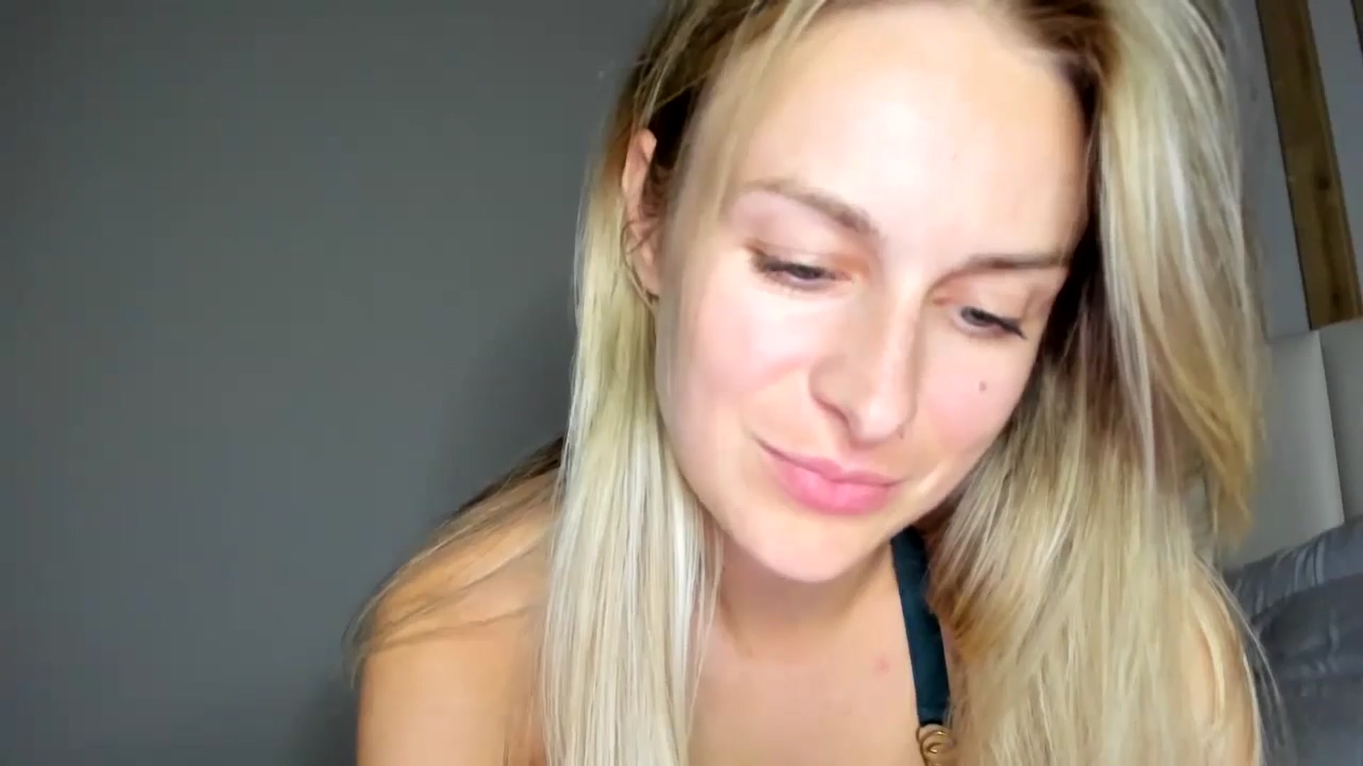Gallery image thumbnail from regular_girl's myfreecams stream on, 09/21/2024, 21:41 image 14 of 20