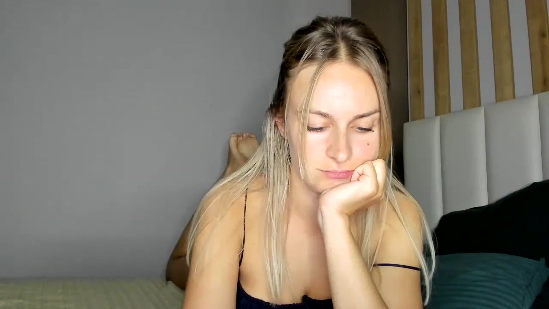 Gallery image thumbnail from regular_girl's myfreecams stream on, 10/20/2024, 19:10 image 14 of 20