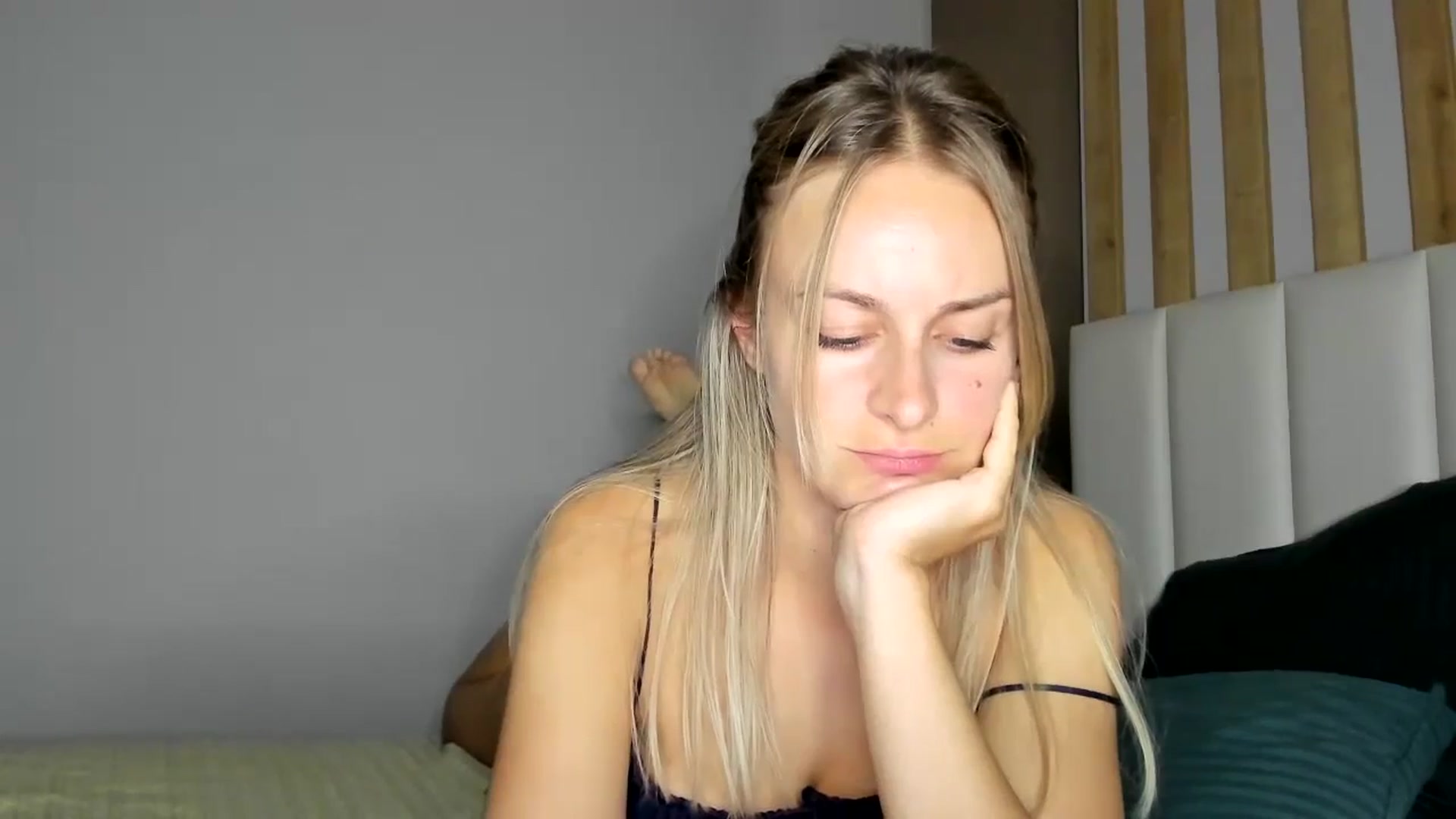 Gallery image thumbnail from regular_girl's myfreecams stream on, 10/20/2024, 19:10 image 16 of 20
