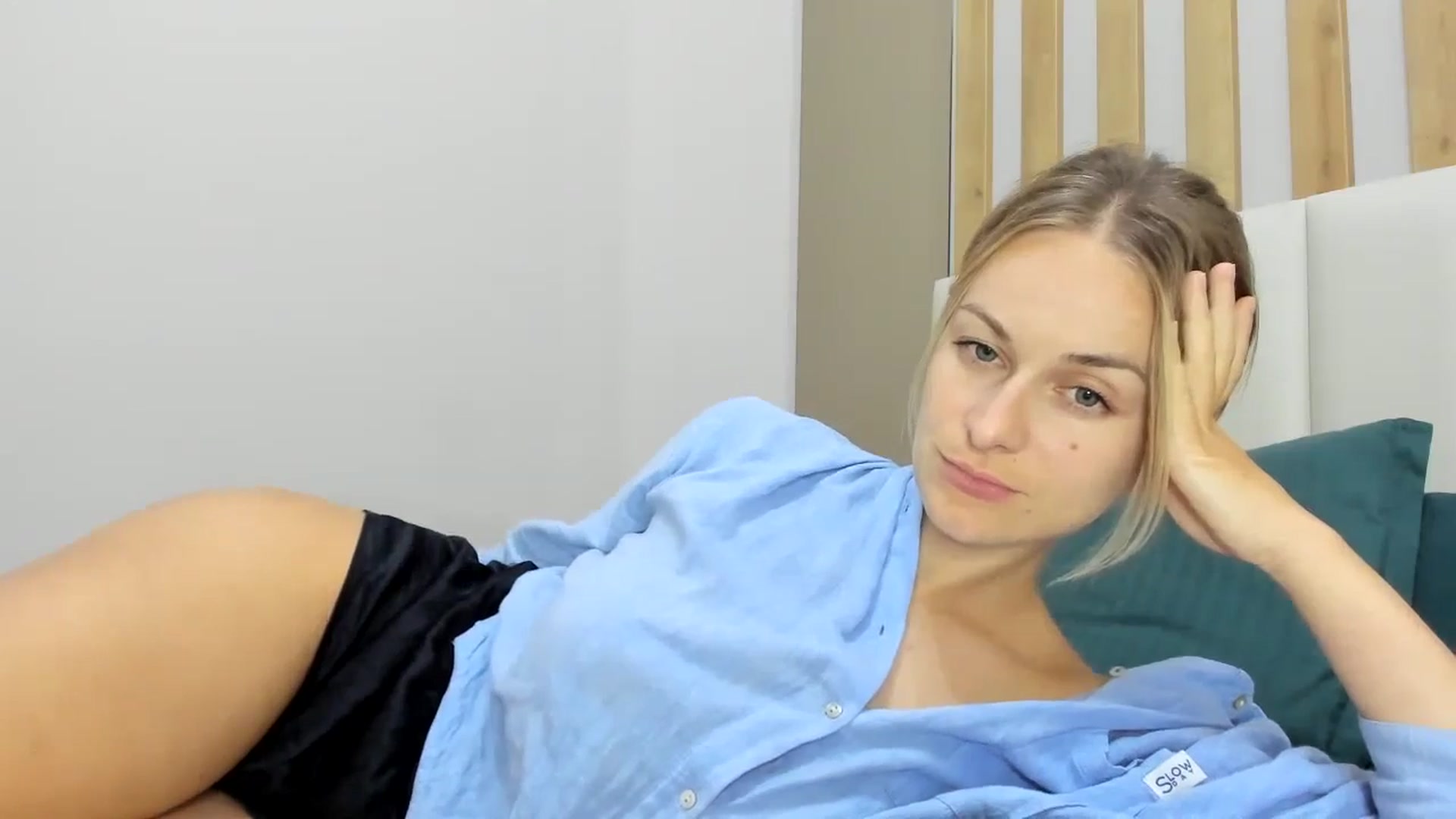 Gallery image thumbnail from regular_girl's myfreecams stream on, 11/03/2024, 16:36 image 20 of 20
