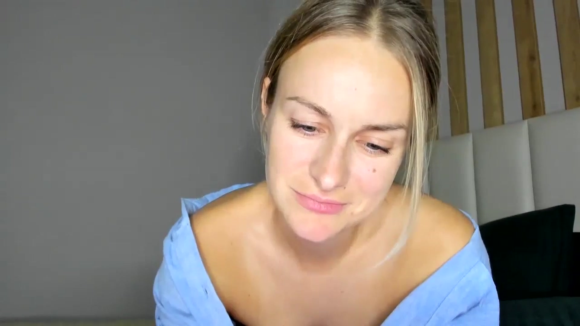 Gallery image thumbnail from regular_girl's myfreecams stream on, 11/03/2024, 18:38 image 12 of 20