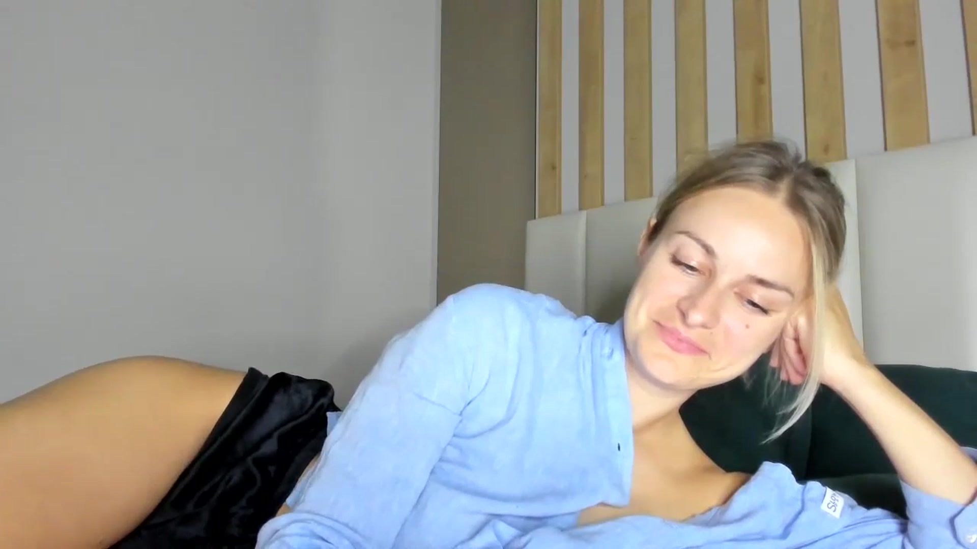 Gallery image thumbnail from regular_girl's myfreecams stream on, 11/03/2024, 18:38 image 8 of 20