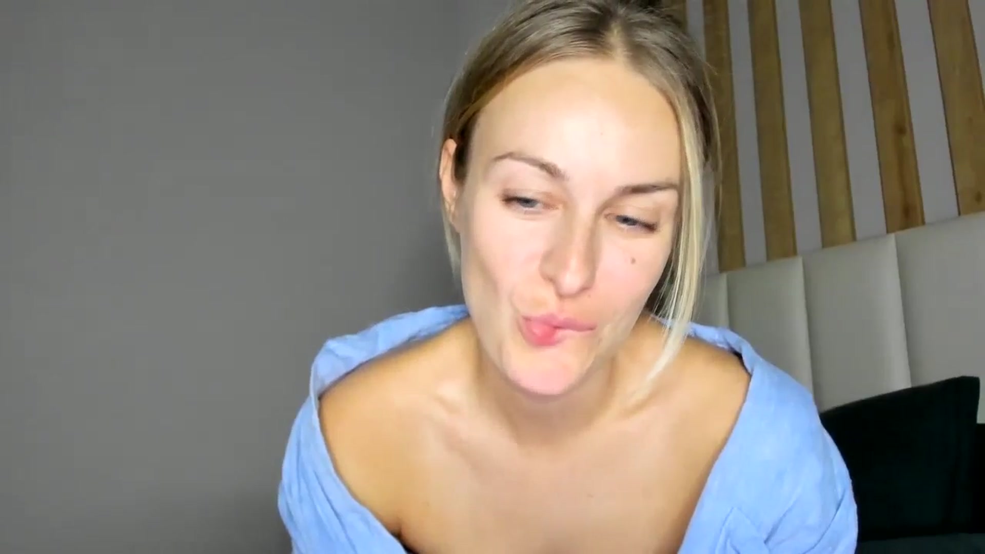 Gallery image thumbnail from regular_girl's myfreecams stream on, 11/03/2024, 18:38 image 11 of 20