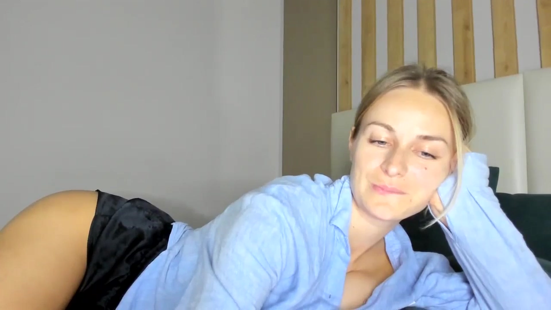 Gallery image thumbnail from regular_girl's myfreecams stream on, 11/03/2024, 18:38 image 15 of 20