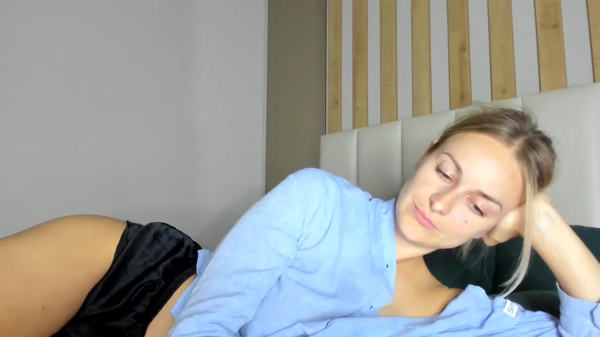 Gallery image thumbnail from regular_girl's myfreecams stream on, 11/03/2024, 18:38 image 7 of 20