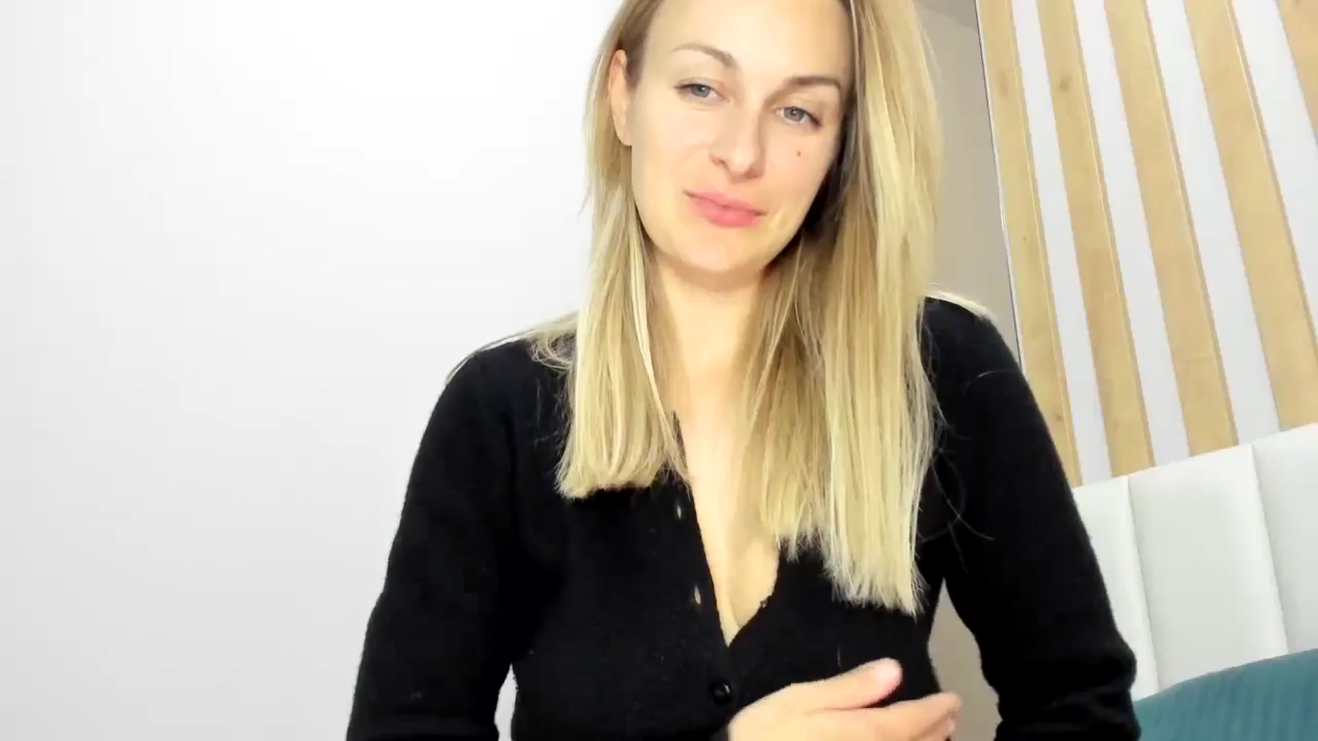 Gallery image thumbnail from regular_girl's myfreecams stream on, 11/12/2024, 17:44 image 19 of 20