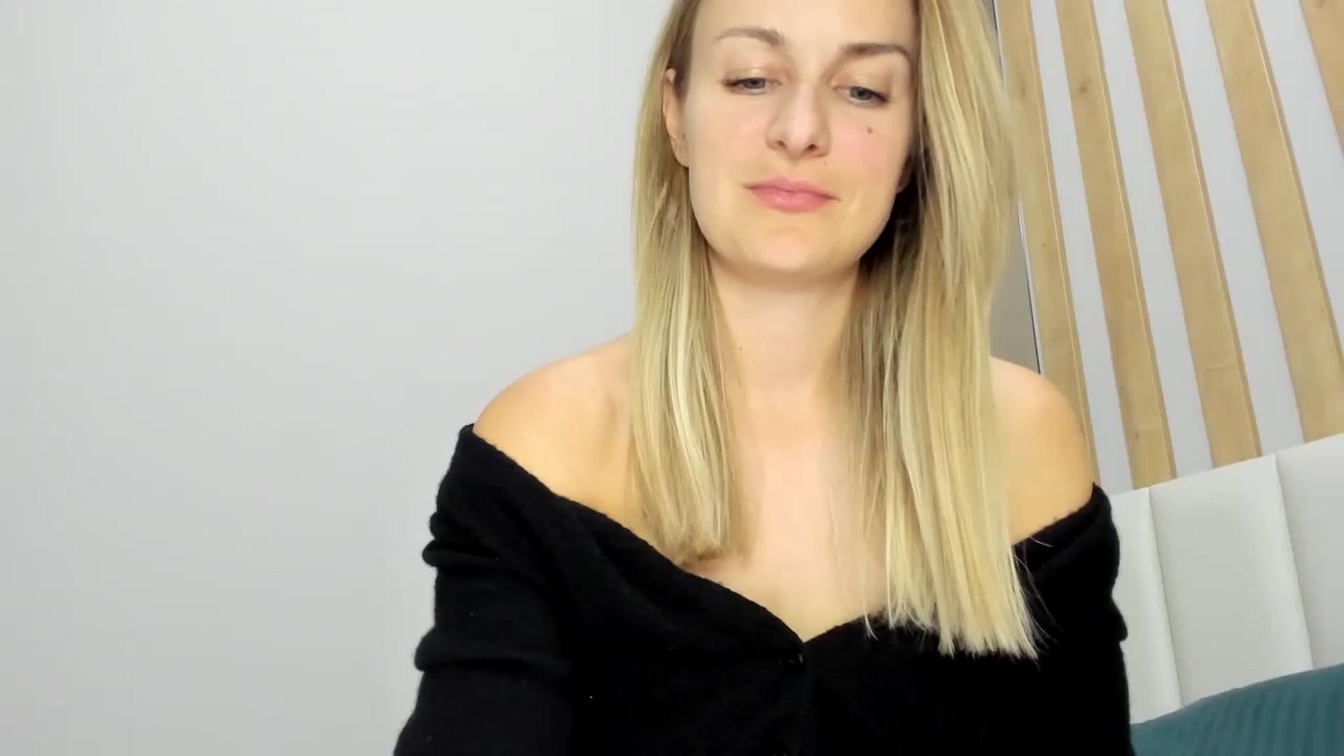 Gallery image thumbnail from regular_girl's myfreecams stream on, 11/12/2024, 17:44 image 20 of 20