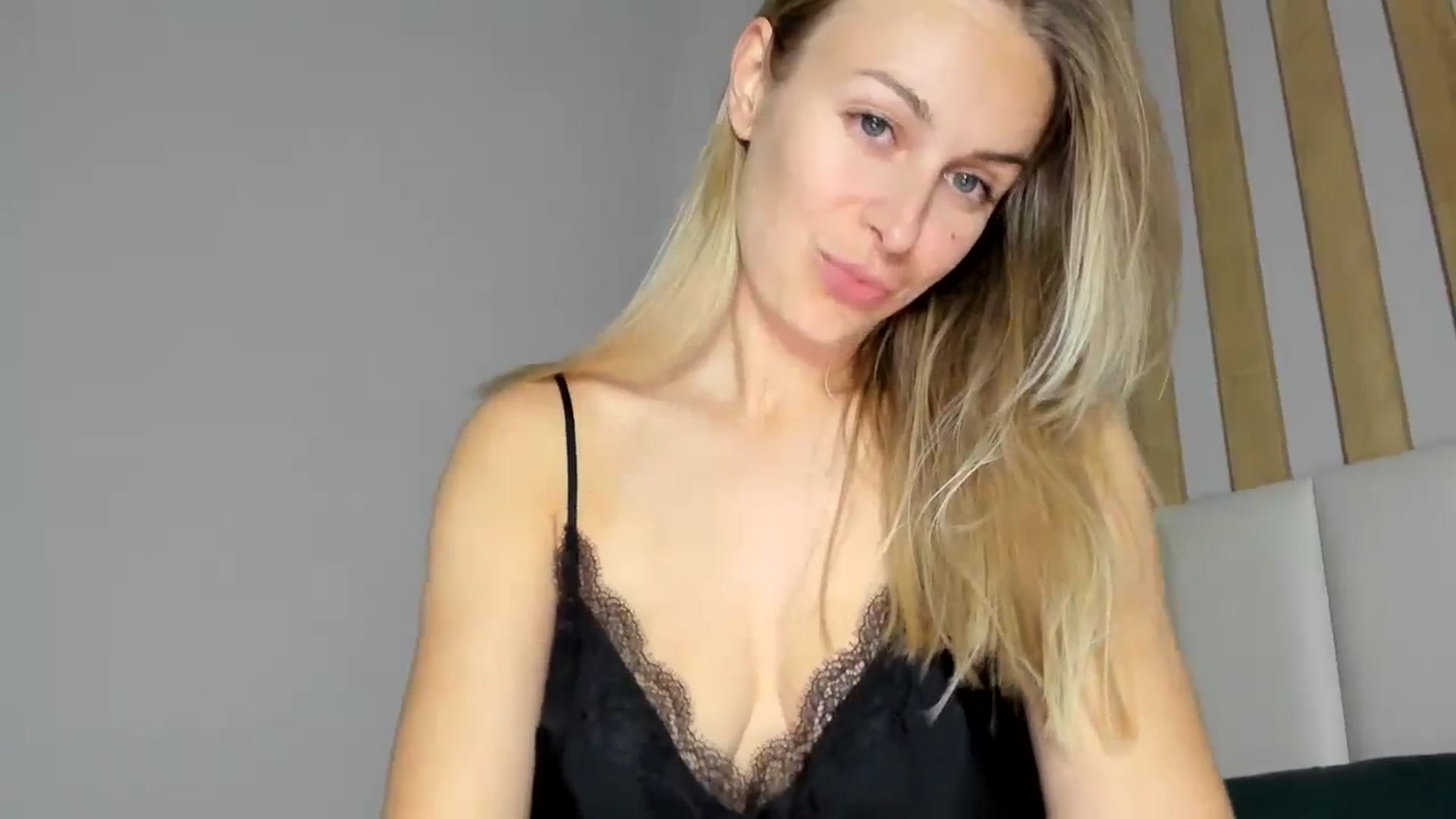 Gallery image thumbnail from regular_girl's myfreecams stream on, 11/12/2024, 20:05 image 17 of 20