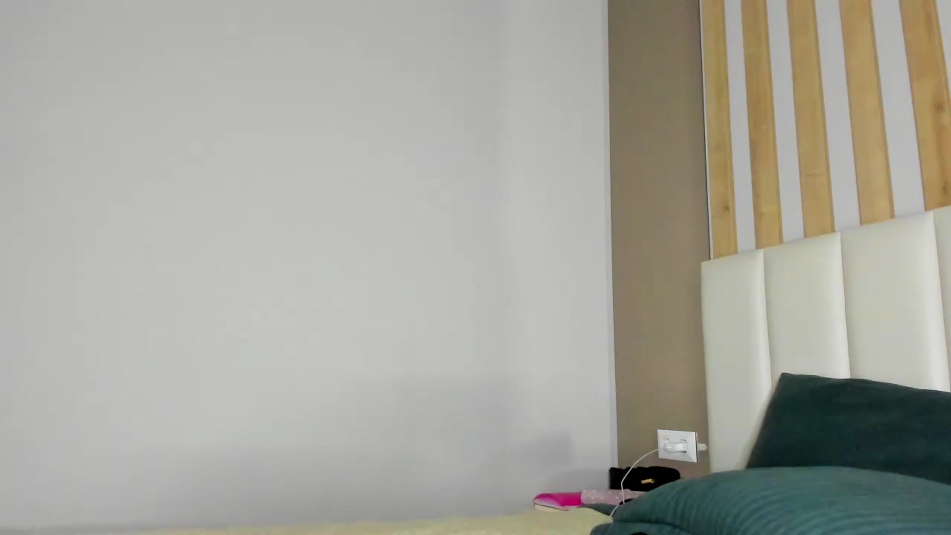Gallery image thumbnail from regular_girl's myfreecams stream on, 11/17/2024, 18:46 image 6 of 20