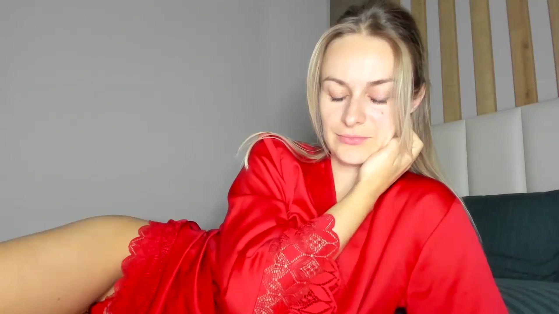 Gallery image thumbnail from regular_girl's myfreecams stream on, 11/27/2024, 18:18 image 10 of 20