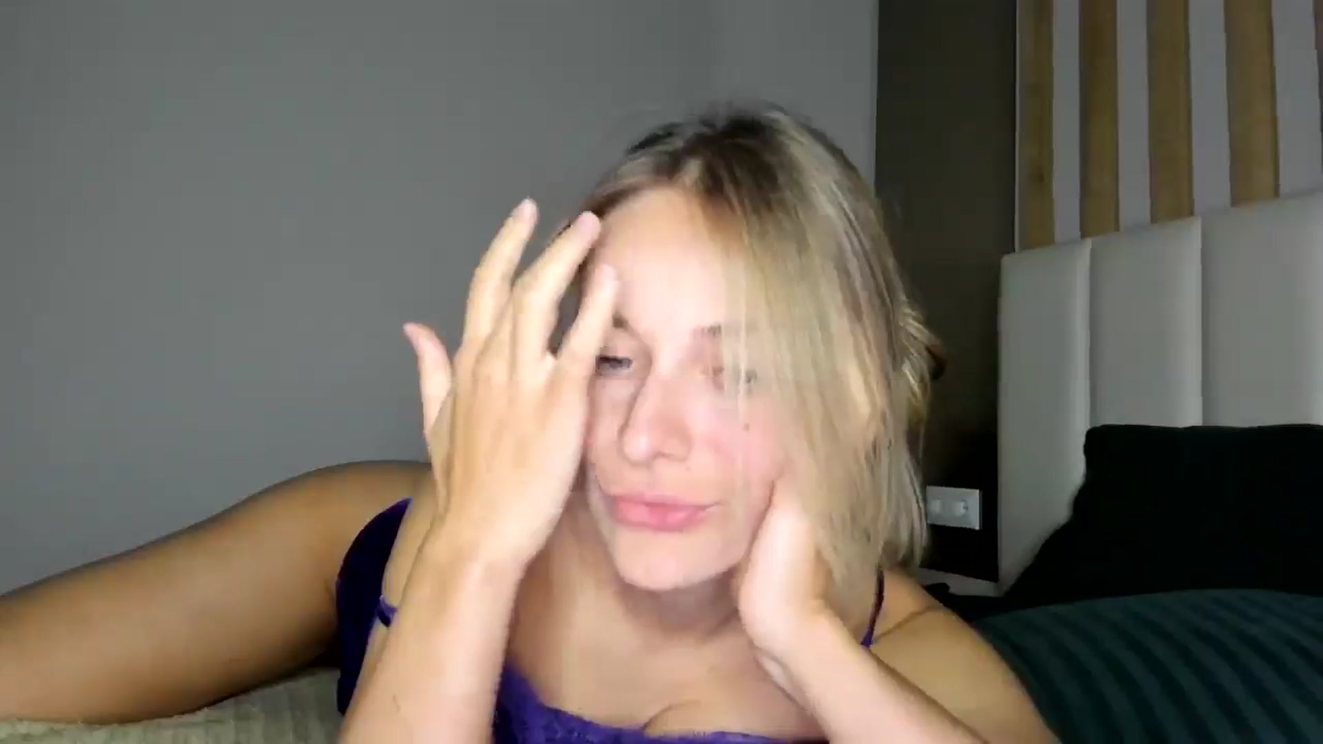 Gallery image thumbnail from regular_girl's myfreecams stream on, 11/28/2024, 19:53 image 16 of 20
