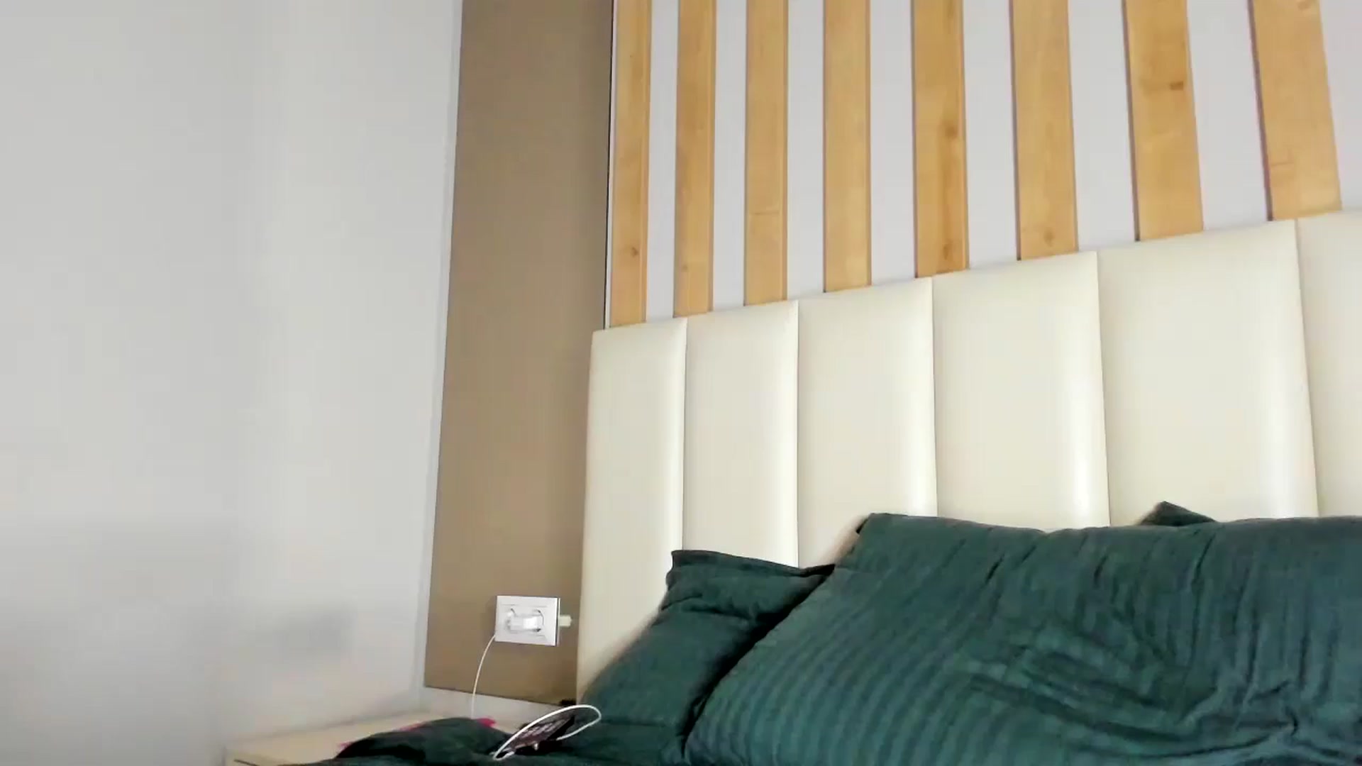 Gallery image thumbnail from regular_girl's myfreecams stream on, 12/06/2024, 21:21 image 2 of 20
