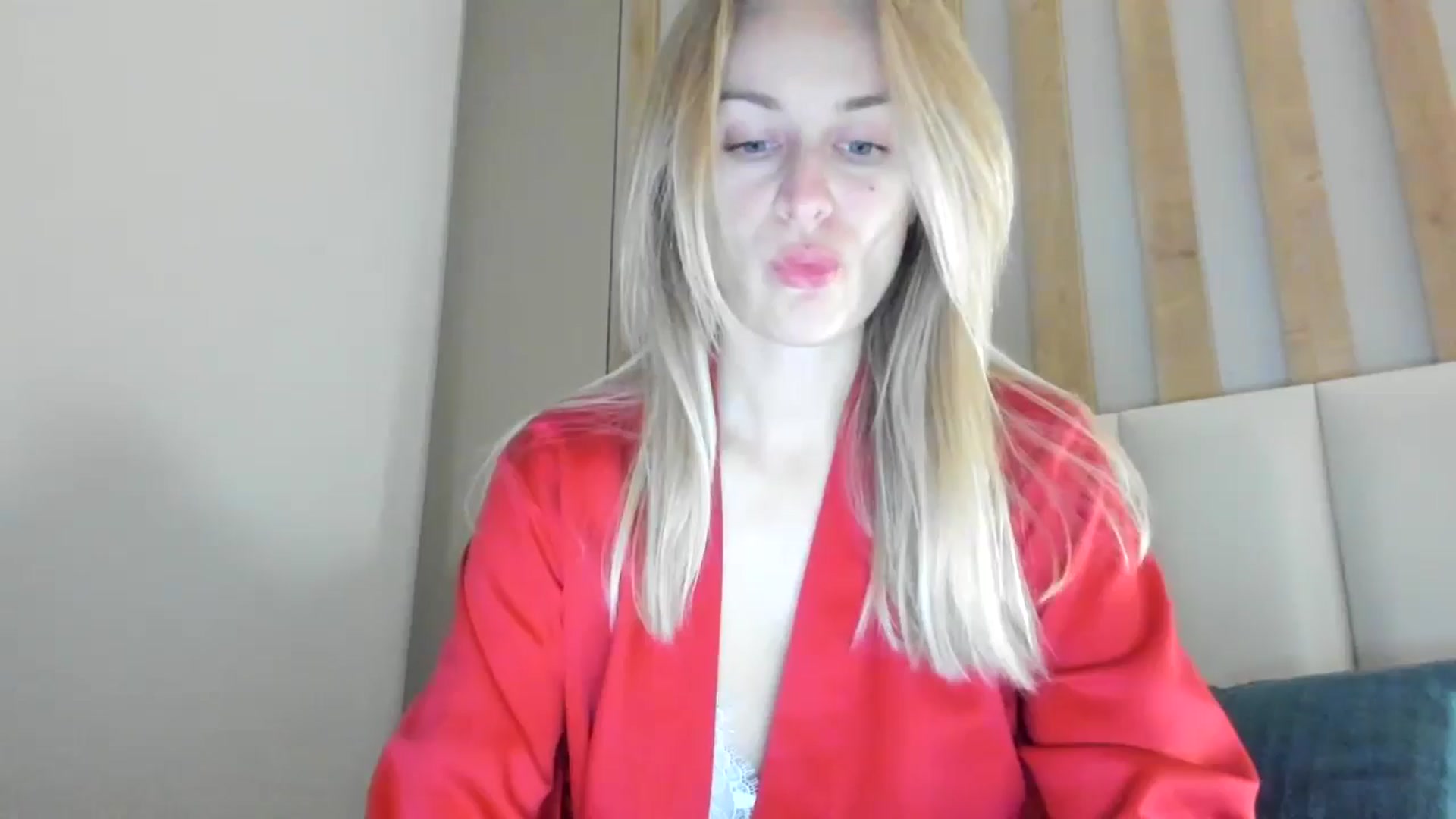 Gallery image thumbnail from regular_girl's myfreecams stream on, 12/06/2024, 21:21 image 1 of 20