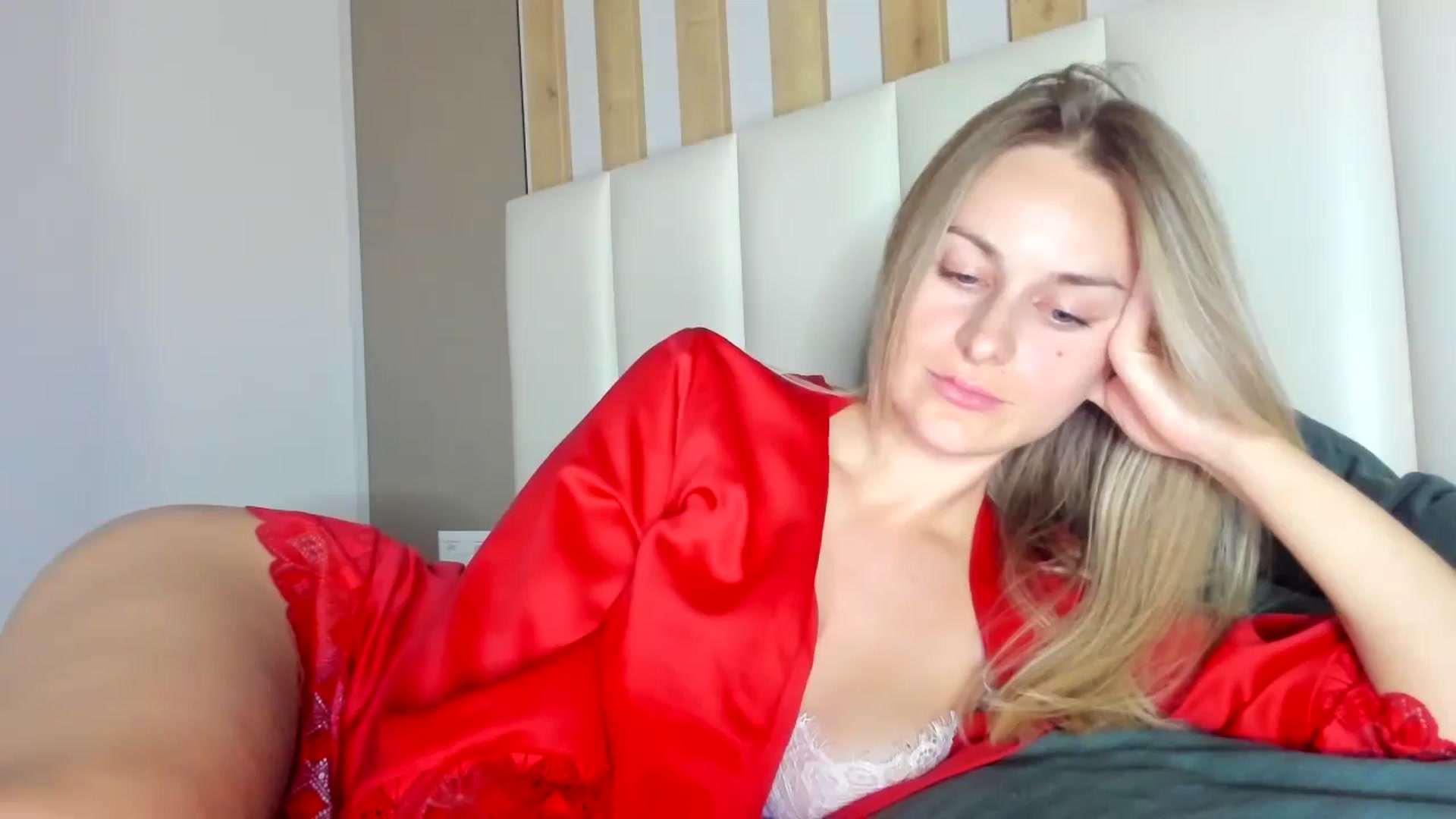 Gallery image thumbnail from regular_girl's myfreecams stream on, 12/06/2024, 21:21 image 10 of 20