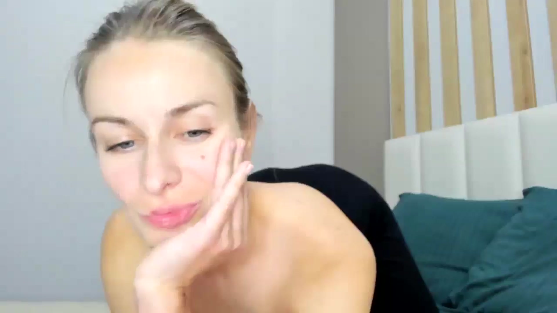 Gallery image thumbnail from regular_girl's myfreecams stream on, 12/10/2024, 18:14 image 19 of 20