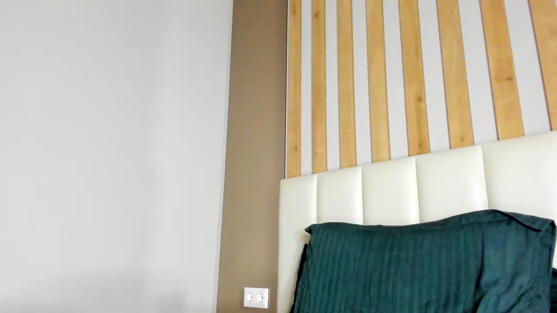 Gallery image thumbnail from regular_girl's myfreecams stream on, 12/13/2024, 21:09 image 2 of 20