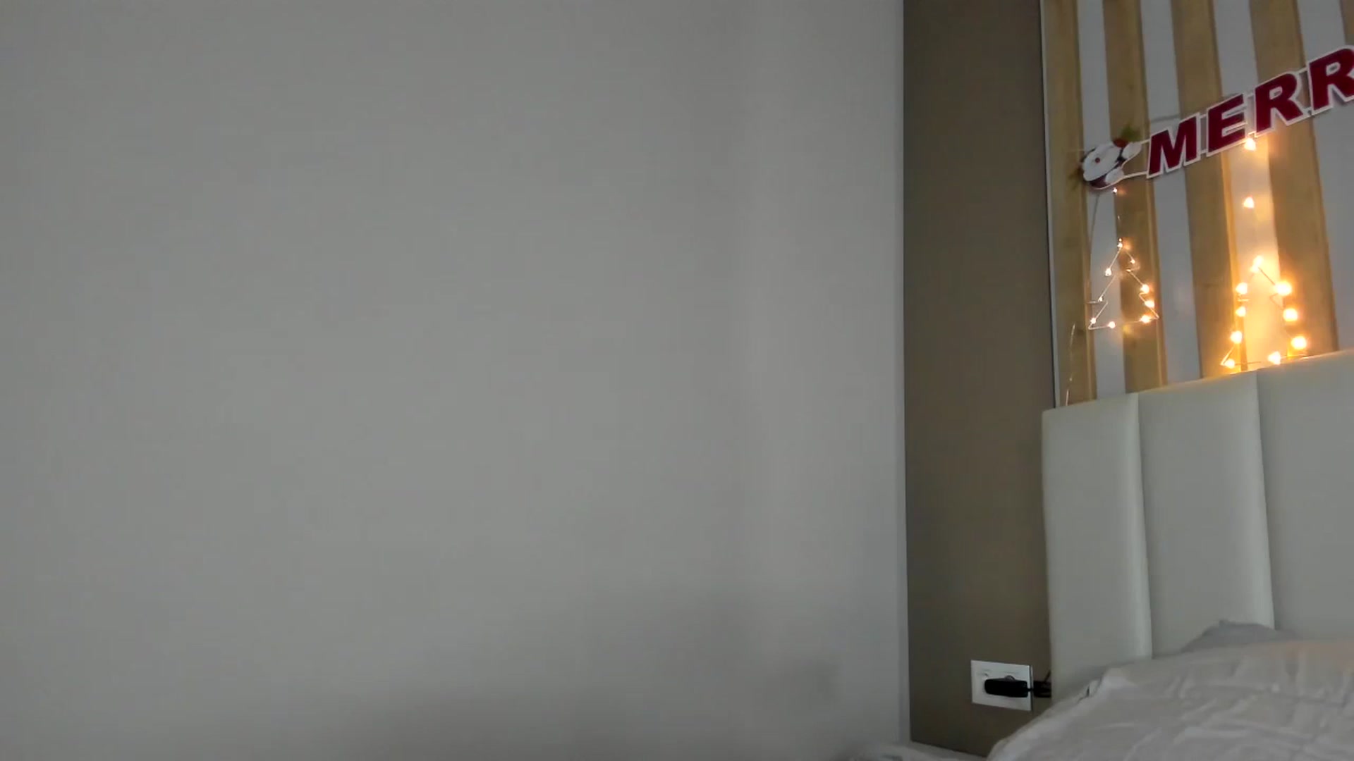 Gallery image thumbnail from regular_girl's myfreecams stream on, 12/25/2024, 19:12 image 13 of 20