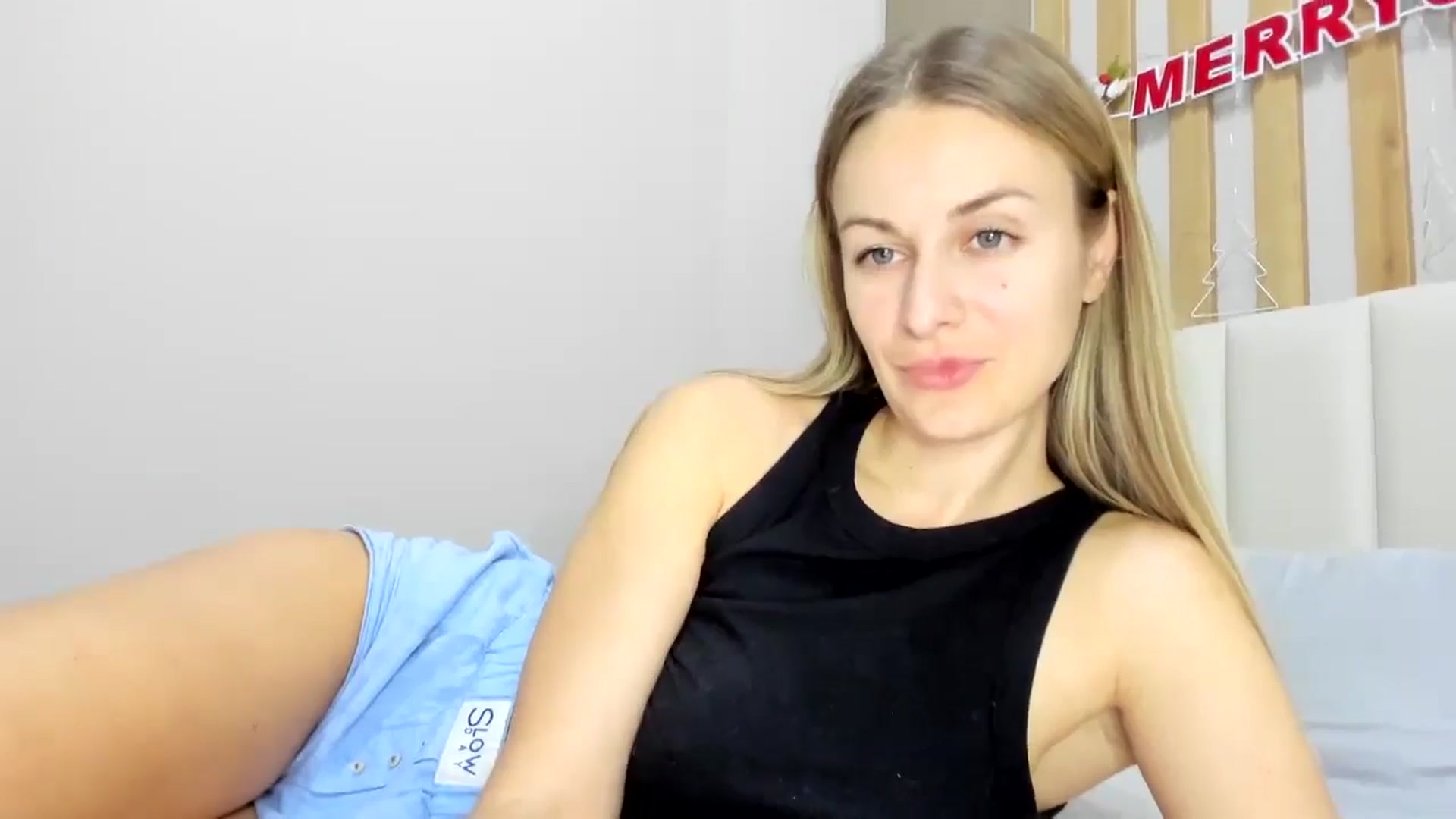 Gallery image thumbnail from regular_girl's myfreecams stream on, 12/27/2024, 18:39 image 13 of 20