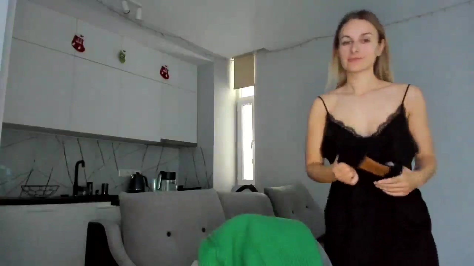 Gallery image thumbnail from regular_girl's myfreecams stream on, 12/29/2024, 13:43 image 8 of 20