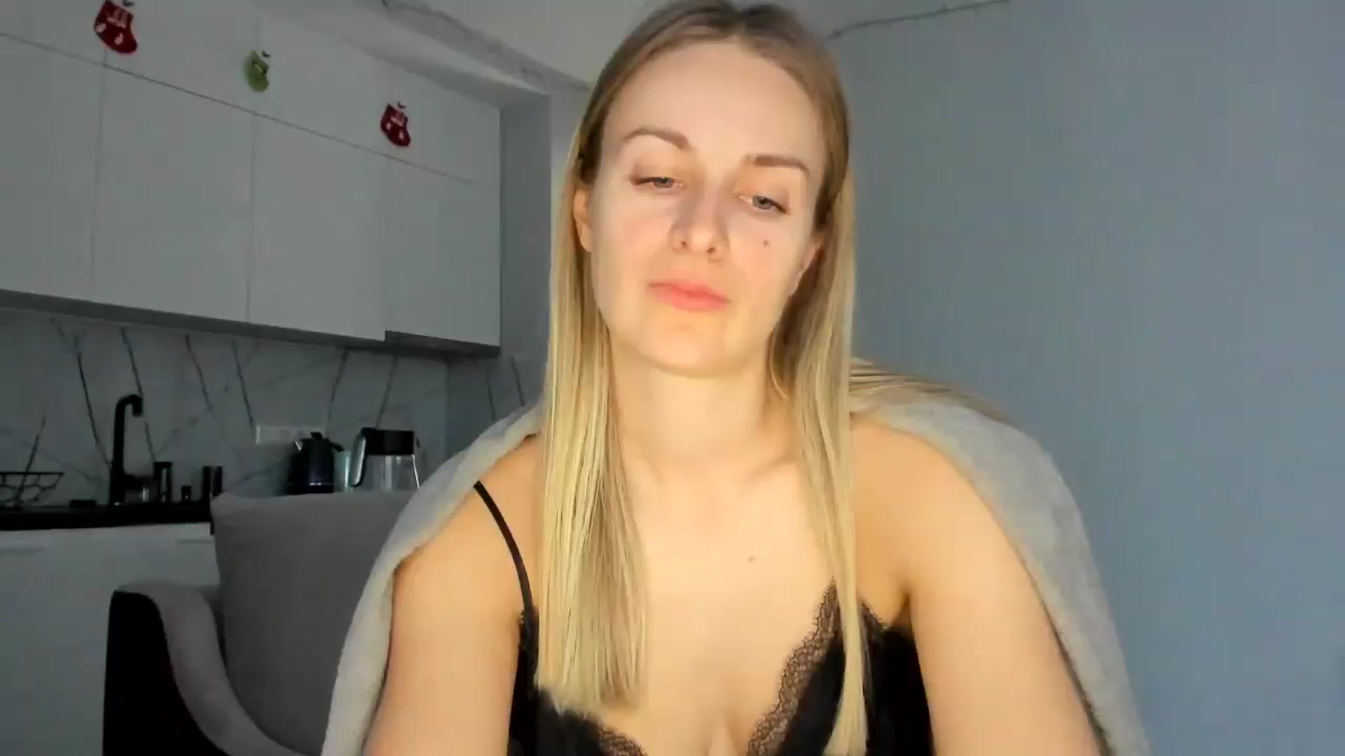 Gallery image thumbnail from regular_girl's myfreecams stream on, 12/29/2024, 13:43 image 1 of 20