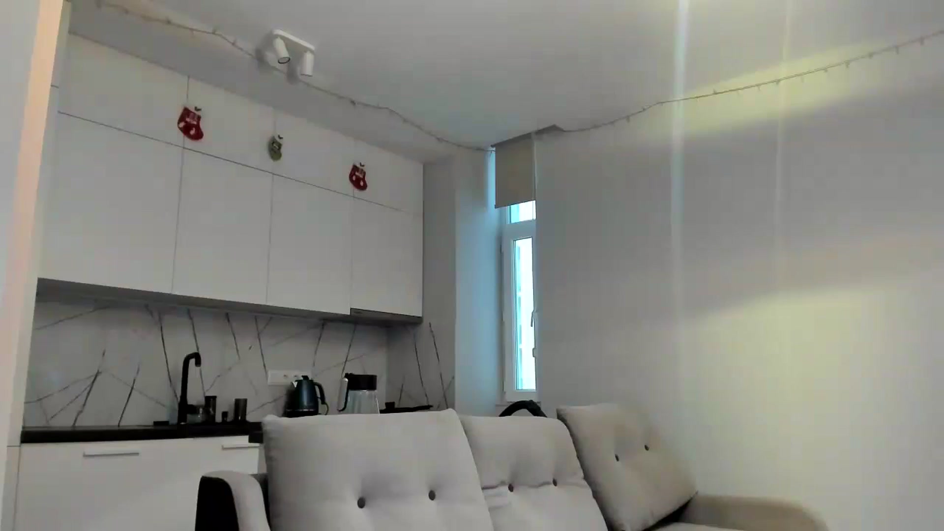 Gallery image thumbnail from regular_girl's myfreecams stream on, 12/29/2024, 13:43 image 14 of 20