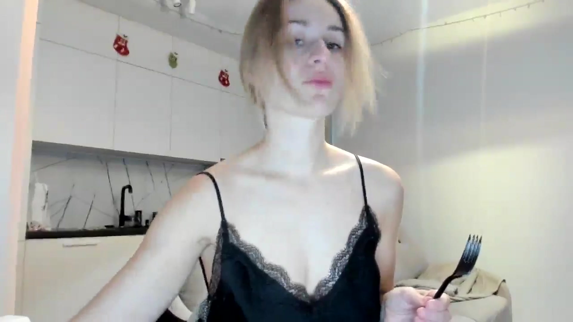 Gallery image thumbnail from regular_girl's myfreecams stream on, 12/29/2024, 13:43 image 20 of 20