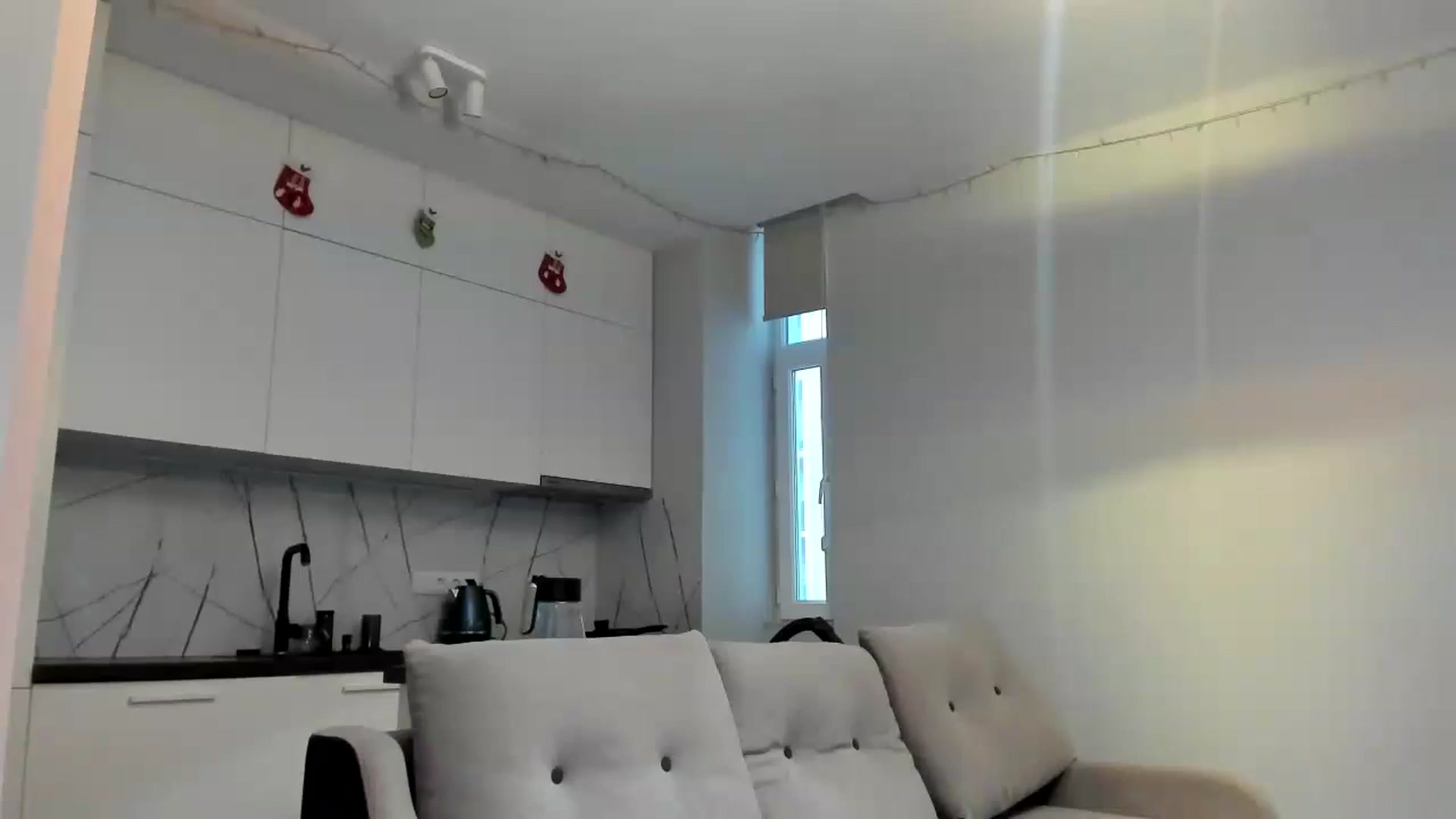 Gallery image thumbnail from regular_girl's myfreecams stream on, 12/29/2024, 13:43 image 15 of 20