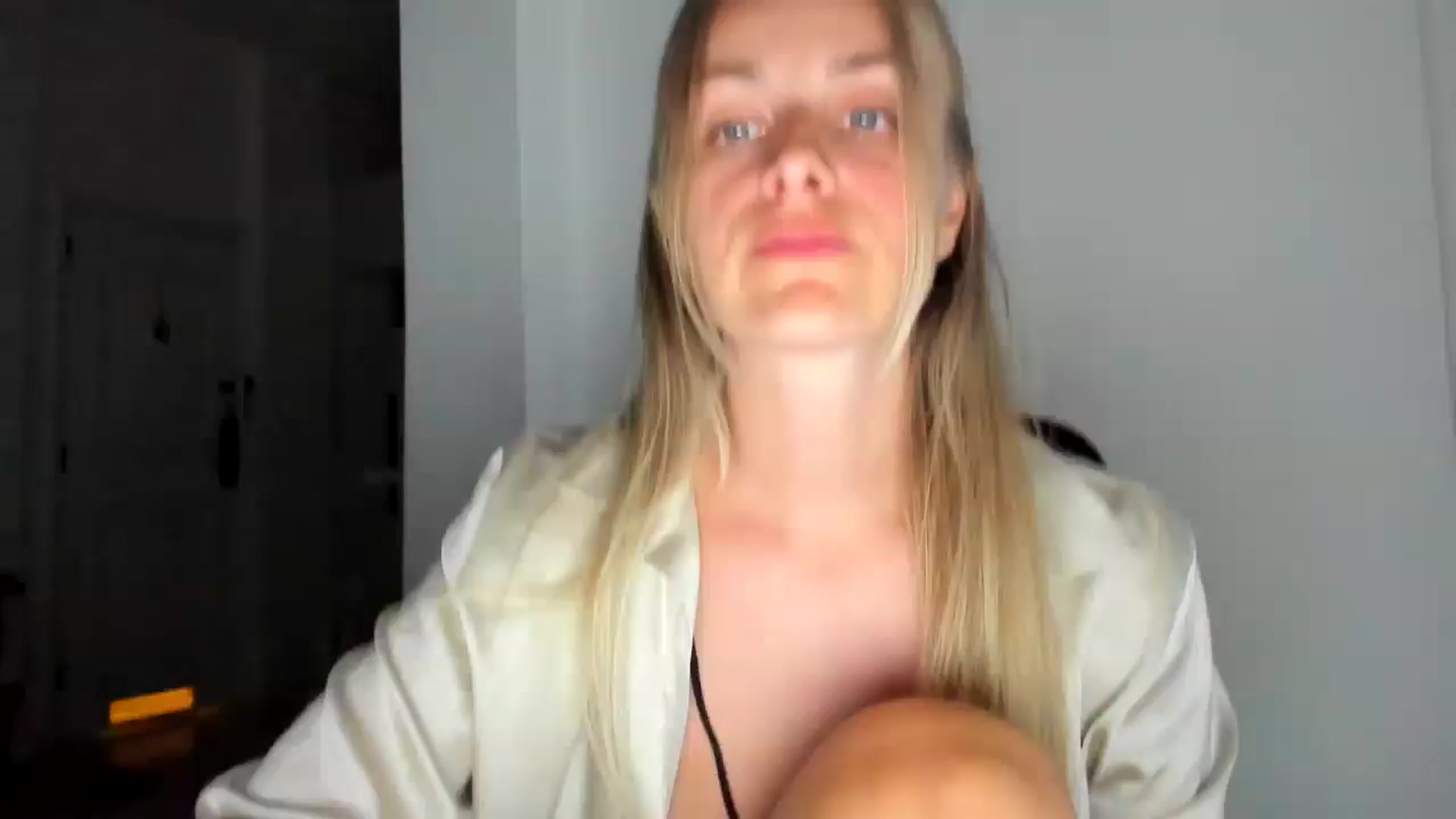 Gallery image thumbnail from regular_girl's myfreecams stream on, 02/22/2025, 22:03 image 6 of 20