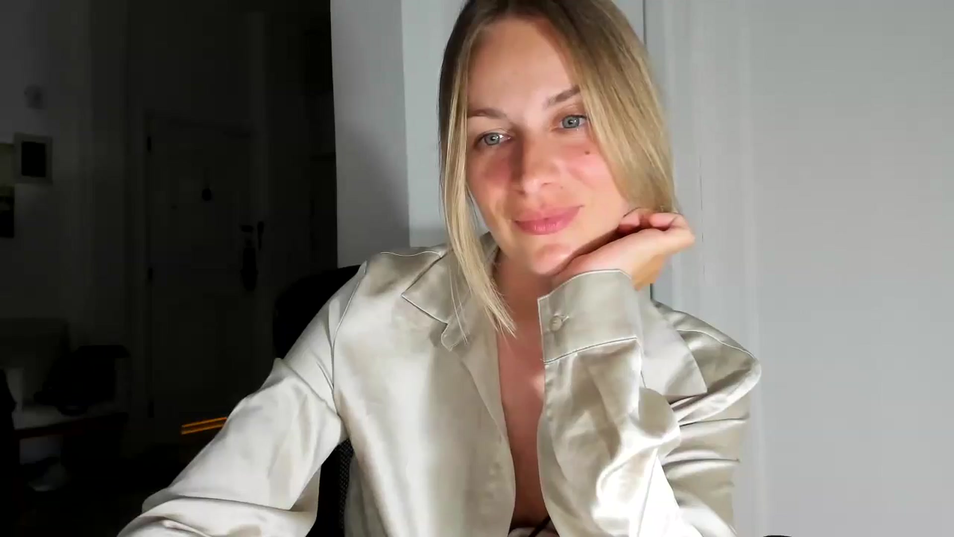 Gallery image thumbnail from regular_girl's myfreecams stream on, 02/22/2025, 23:45 image 18 of 20