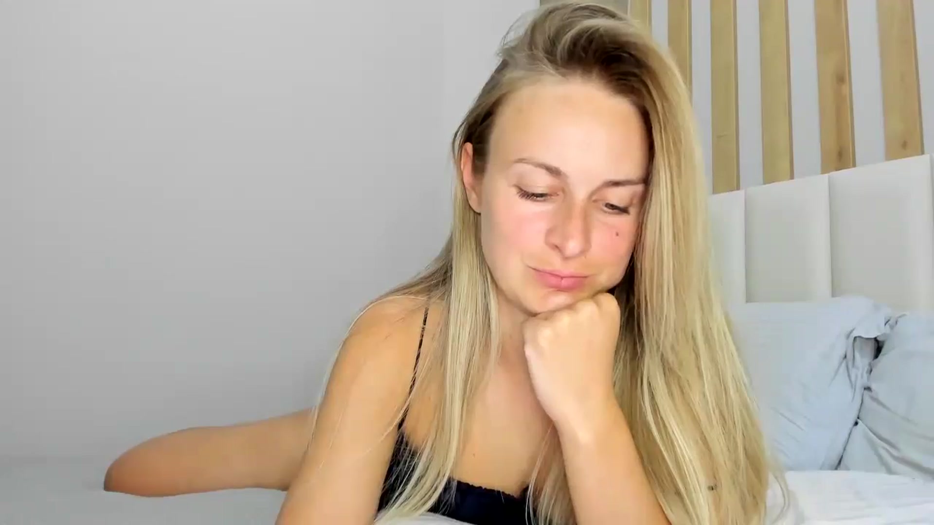 Gallery image thumbnail from regular_girl's myfreecams stream on, 03/04/2025, 17:37 image 6 of 20