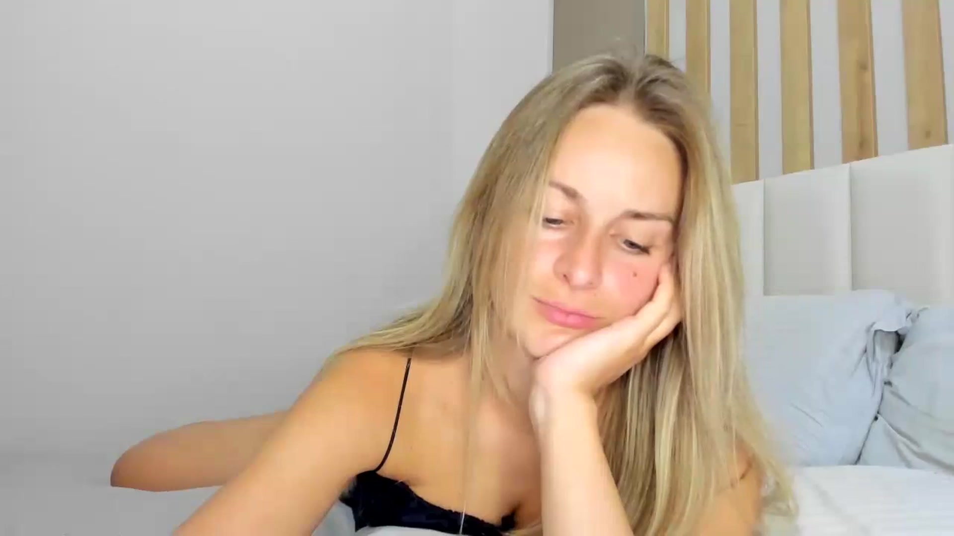 Gallery image thumbnail from regular_girl's myfreecams stream on, 03/04/2025, 17:37 image 5 of 20